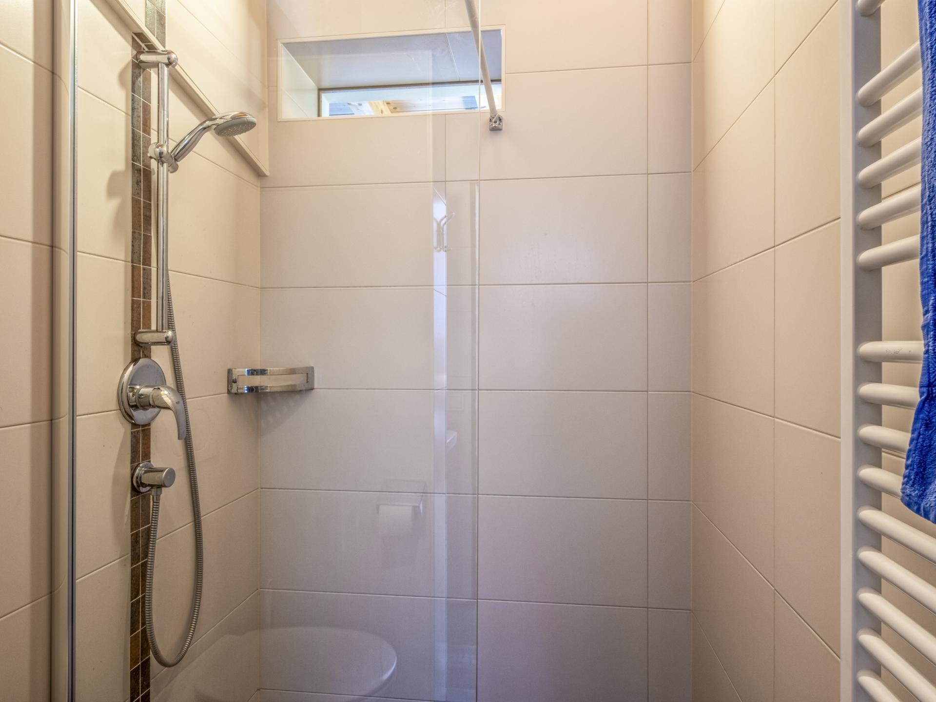 Penthouse met sauna aan de piste in Saalbach – 11 personen - foto 37
