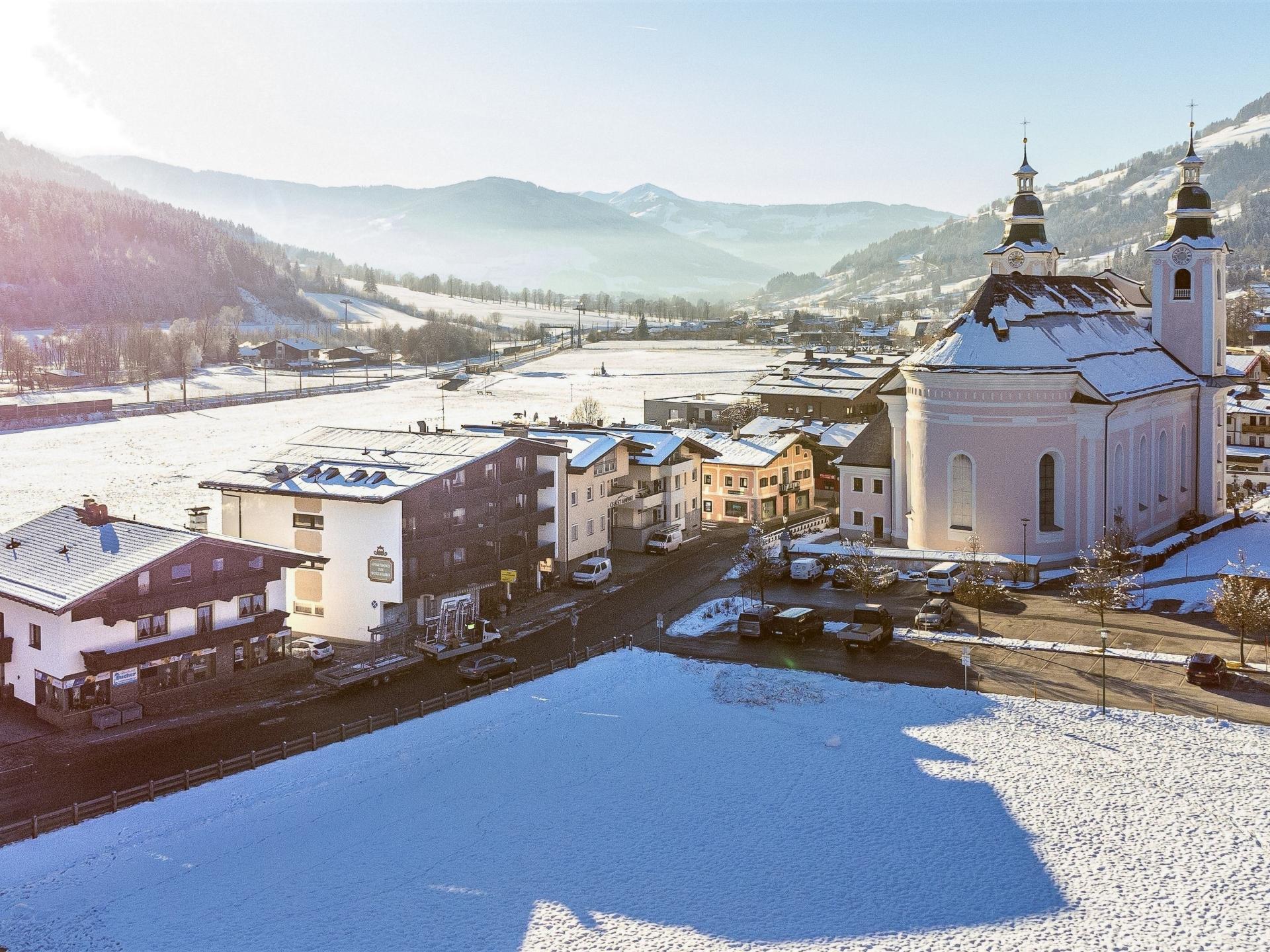 Ruim groepsverblijf voor 31 personen in Brixen im Thale, vlakbij de piste - foto 33