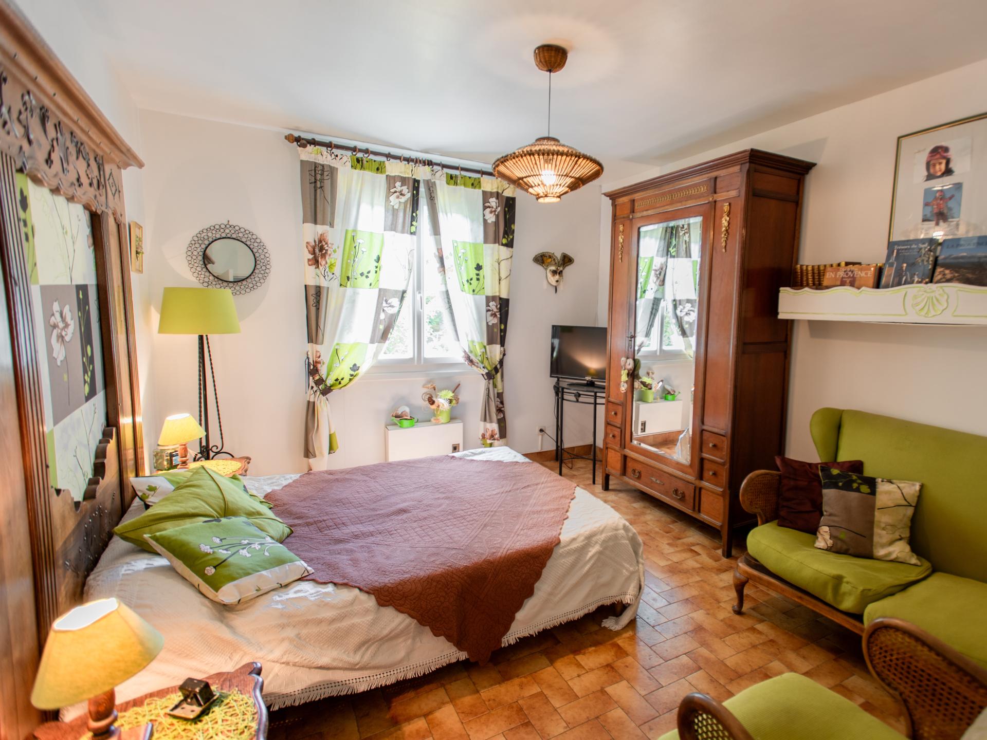 Vrijstaand huis met privézwembad en bloemrijke tuin in Clarensac - foto 13