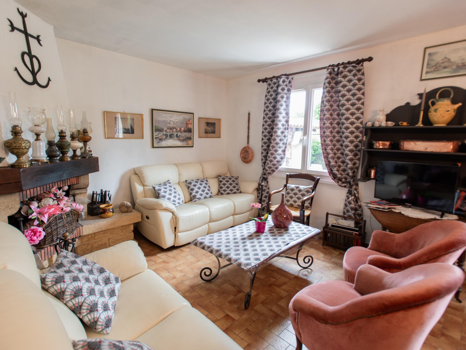 Vrijstaand huis met privézwembad en bloemrijke tuin in Clarensac - foto 23