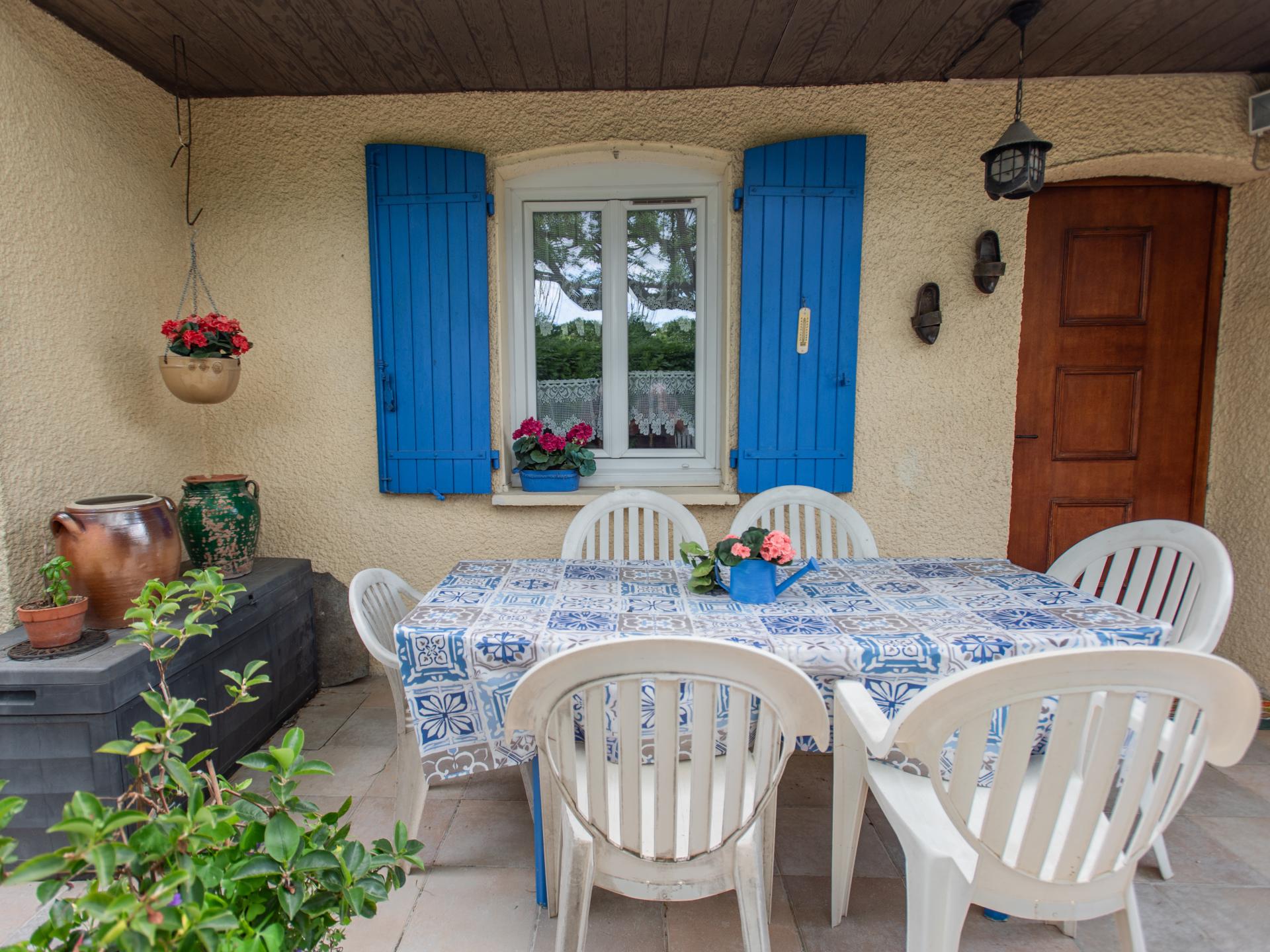 Vrijstaand huis met privézwembad en bloemrijke tuin in Clarensac - foto 7