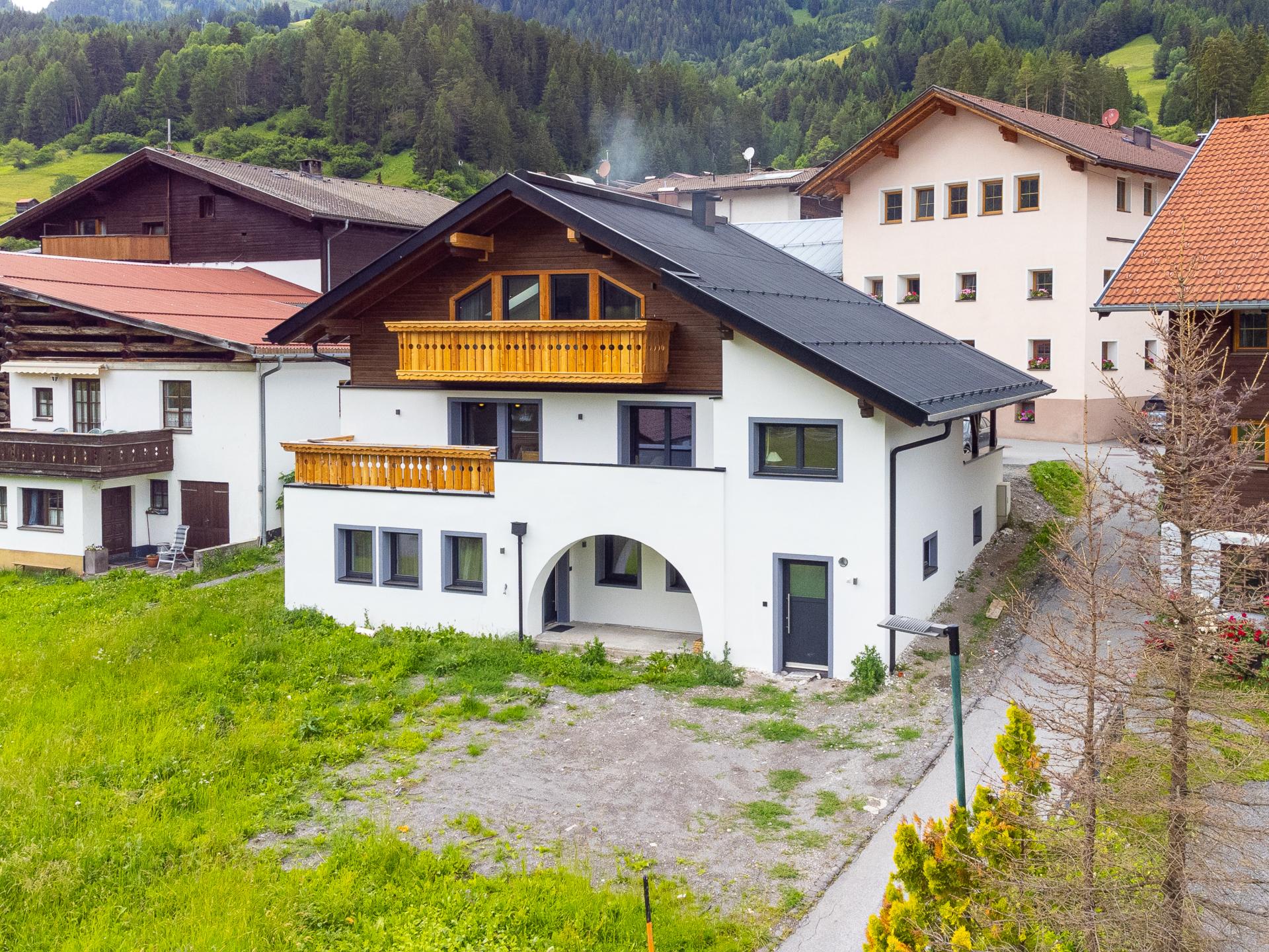 Luxe 10-persoons appartement in Pettneu am Arlberg, direct aan de piste - foto 48
