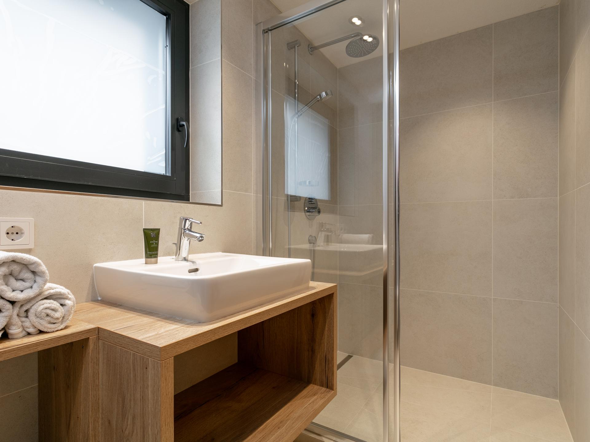 Luxe 10-persoons appartement in Pettneu am Arlberg, direct aan de piste - foto 54