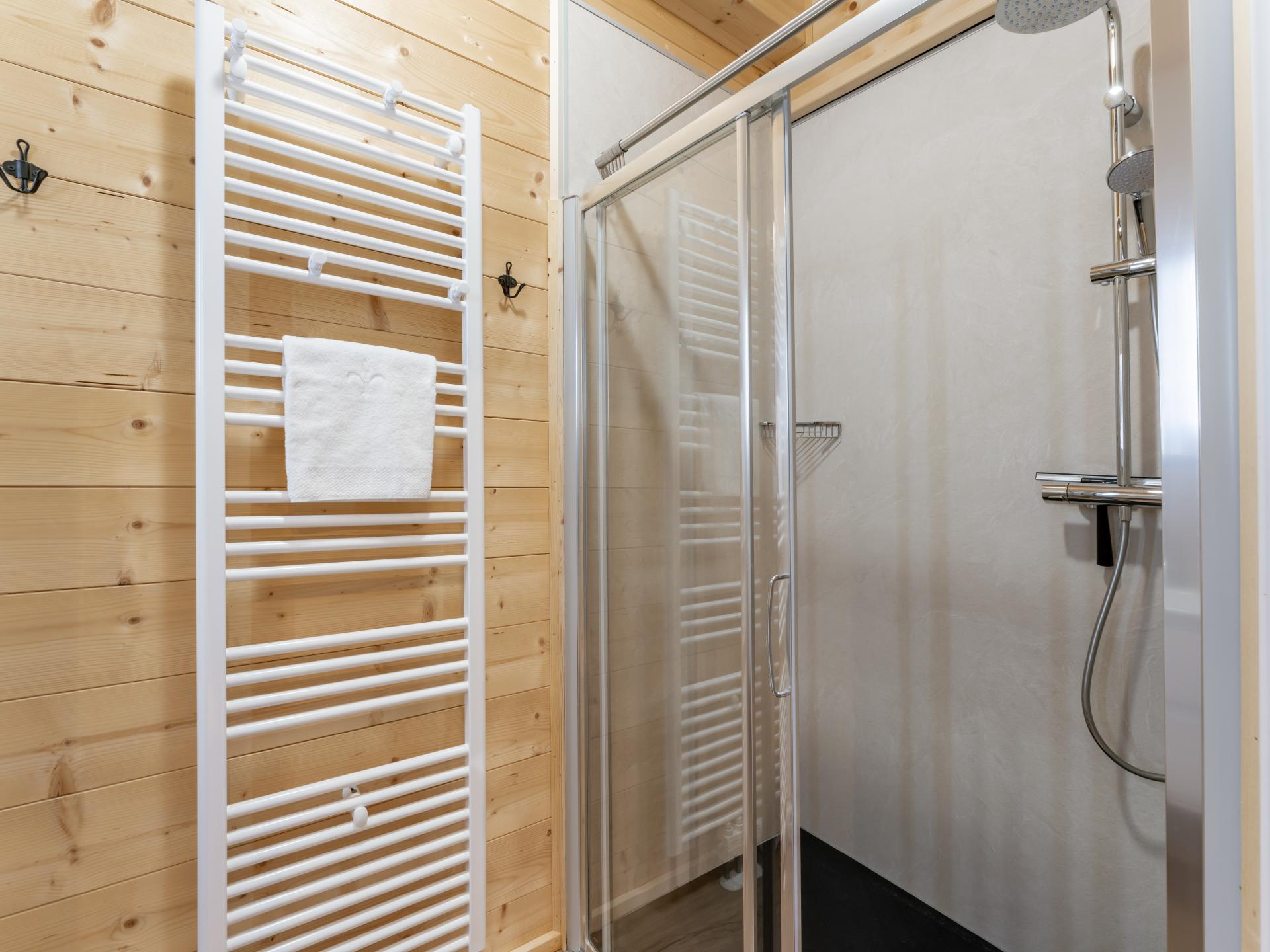Vrijstaand vakantiehuis in het centrum van Rattendorf aan de piste - foto 8