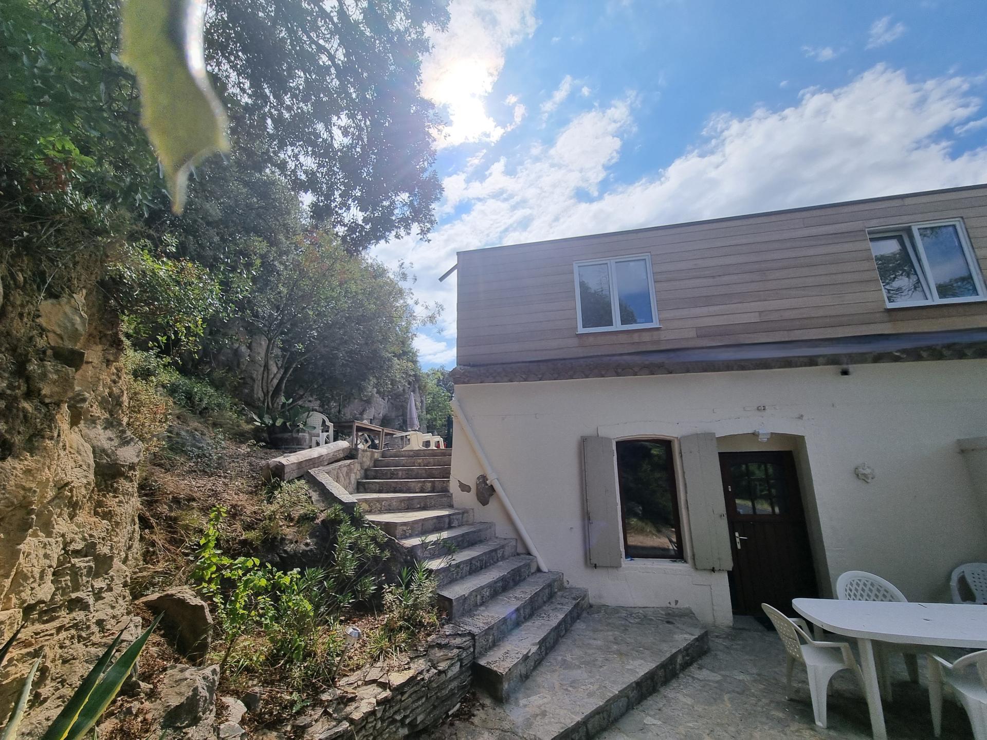 Vrijstaand vakantiehuis met privé zwembad in bosrijk Herault, 10 personen - foto 2