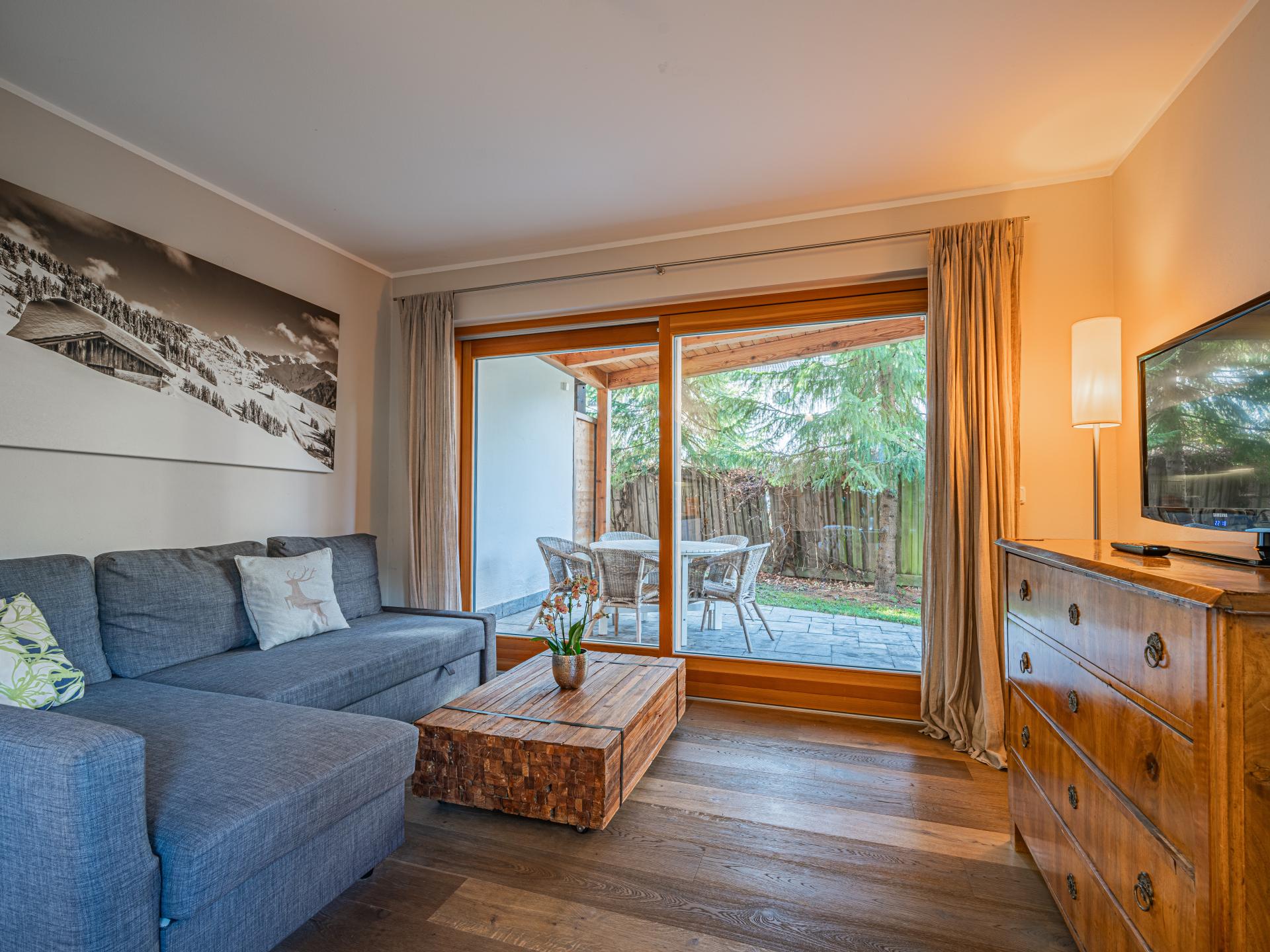 Appartement aan de piste in Kitzbühel met terras, tuin en ruimte voor 6 personen - foto 7