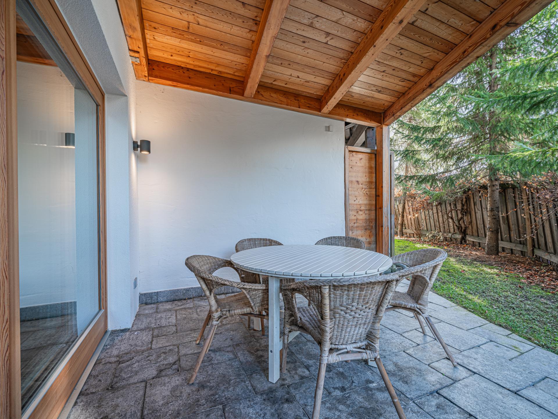 Appartement aan de piste in Kitzbühel met terras, tuin en ruimte voor 6 personen - foto 9