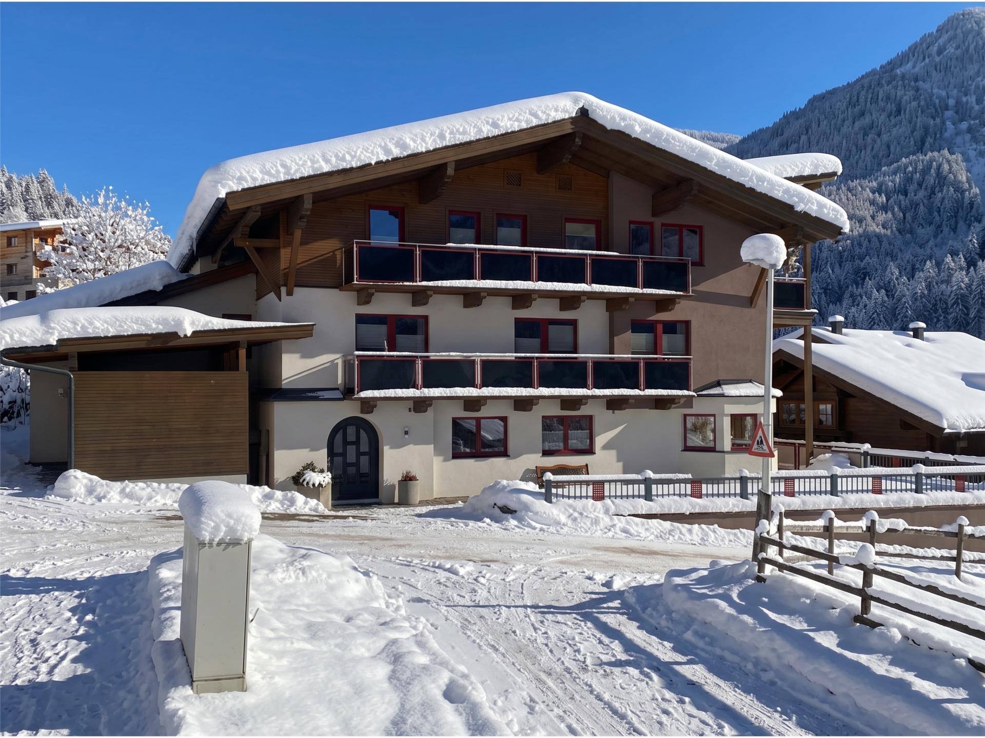 Op 600 m van de piste: ruim penthouse voor 10 personen in Viehhofen - foto 1