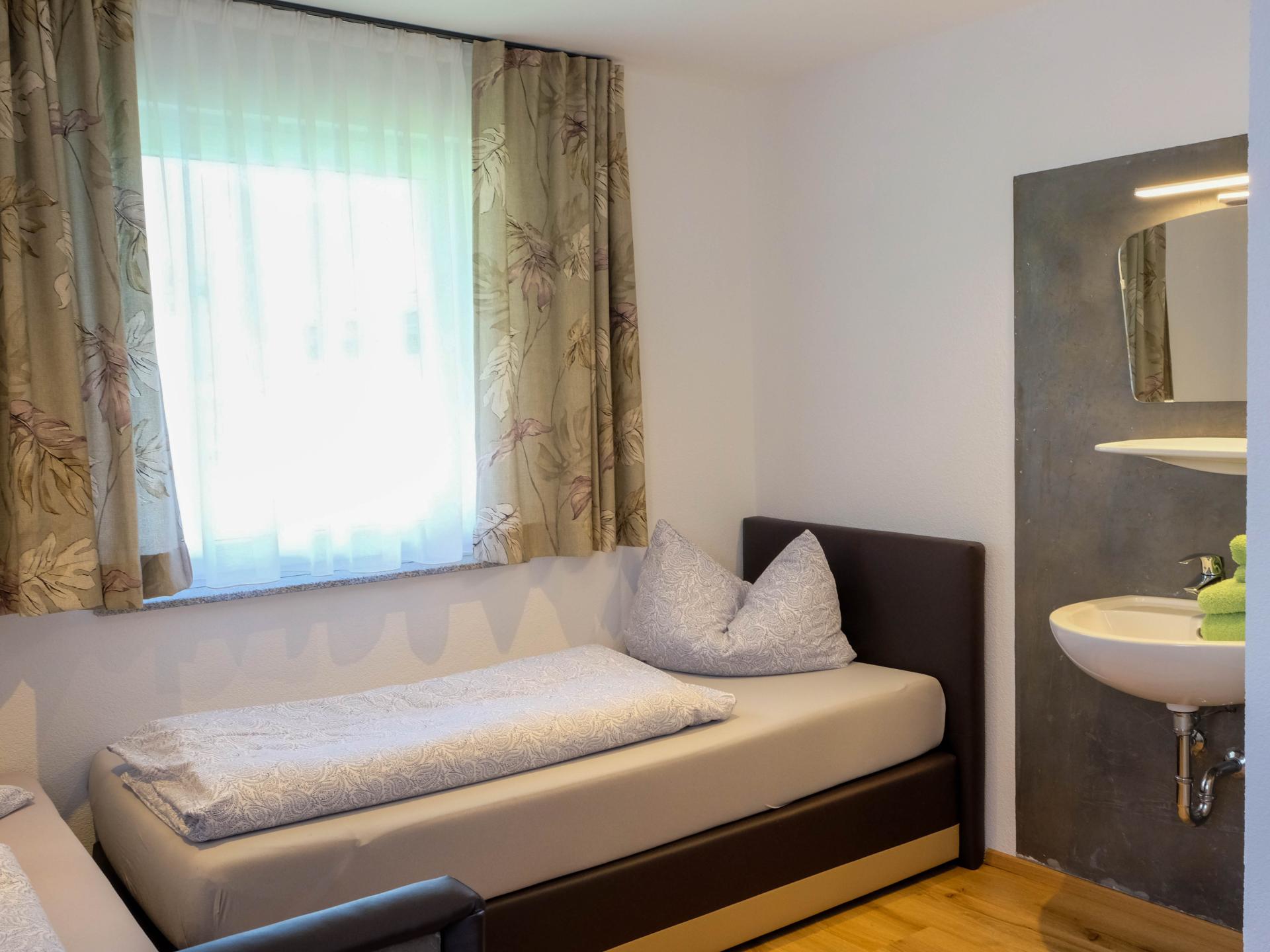 Ruim chalet voor 8 personen met balkon, 250m van de skilift - foto 15