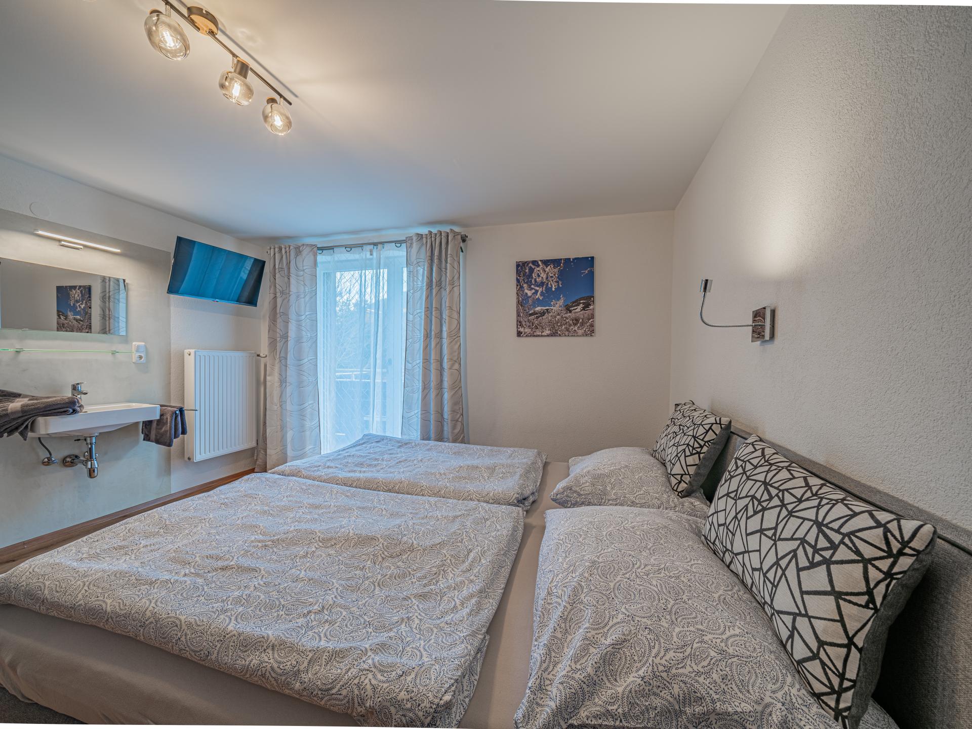 Ruim chalet voor 8 personen met balkon, 250m van de skilift - foto 9