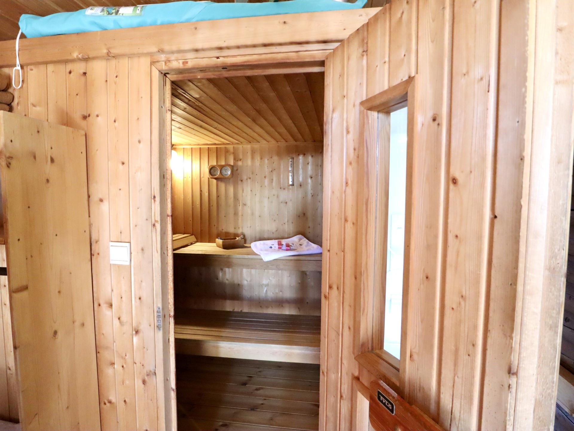 Vrijstaand vakantiehuis in Fraiture voor 15 personen met sauna - foto 11
