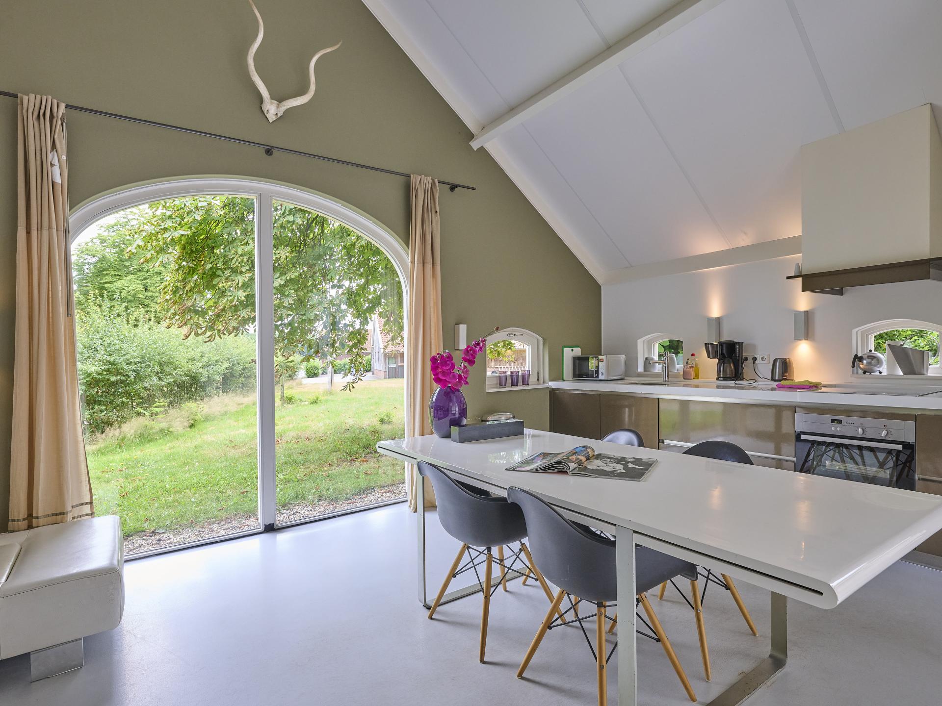Design vakantiehuis met houtkachel op landgoed in bosrijk Twente - foto 7