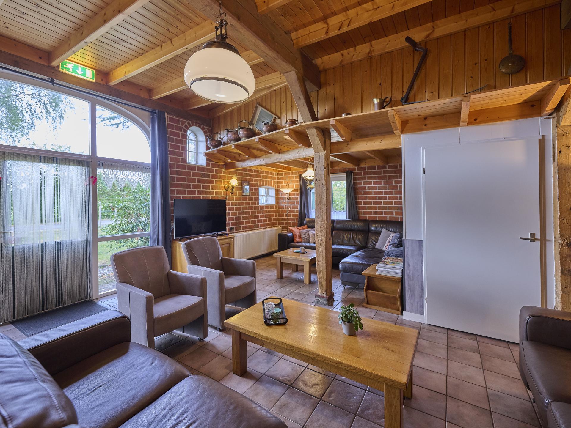 Authentieke woonboerderij met speelzolder en grote tuin in de Achterhoek - foto 2