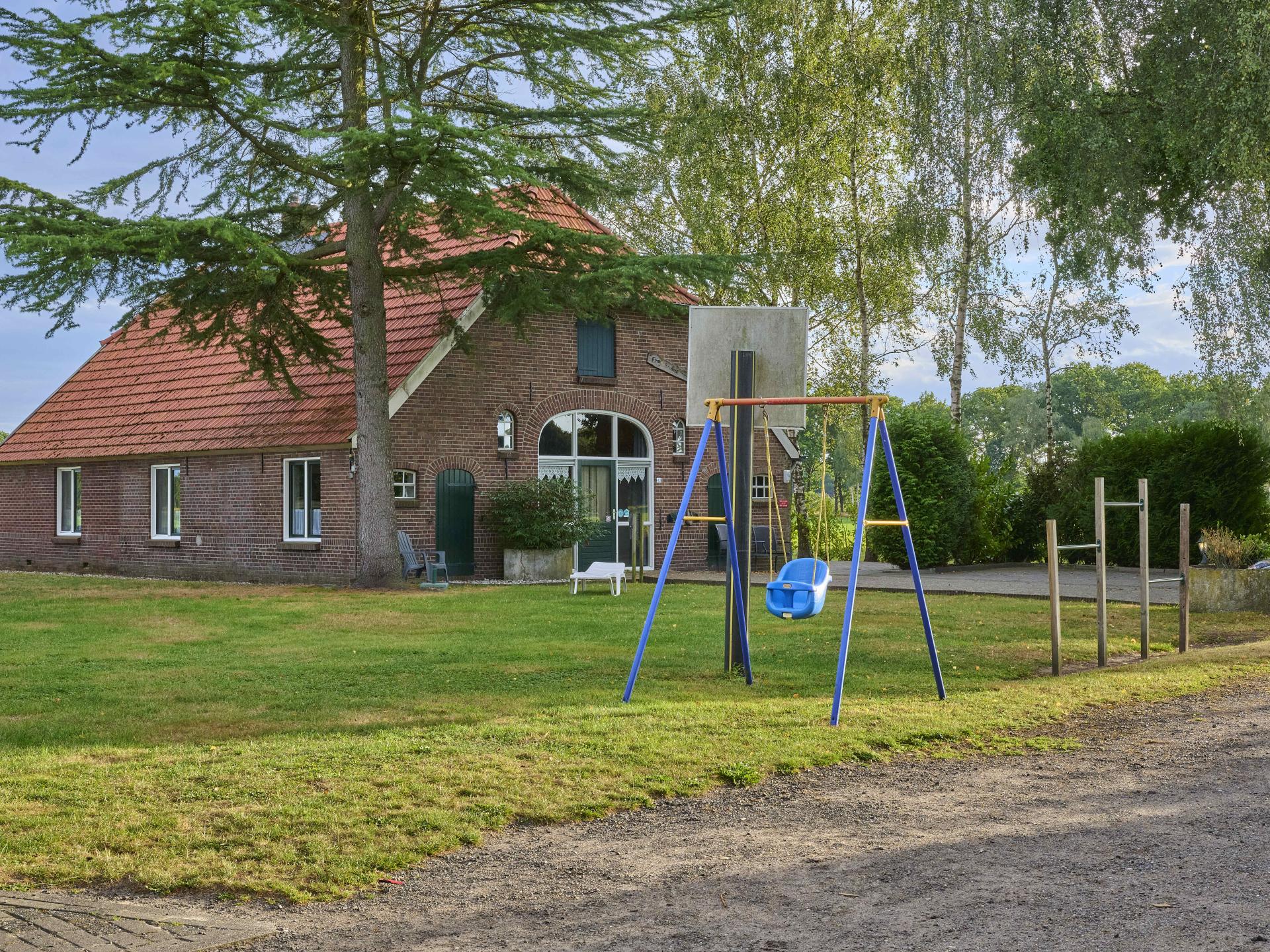 Authentieke woonboerderij met speelzolder en grote tuin in de Achterhoek - foto 16