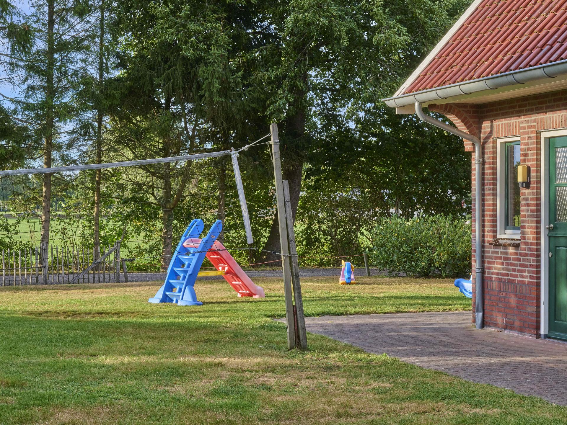 Ruime woonboerderij in Achterhoek met speelzolder en volleybalveld - foto 27