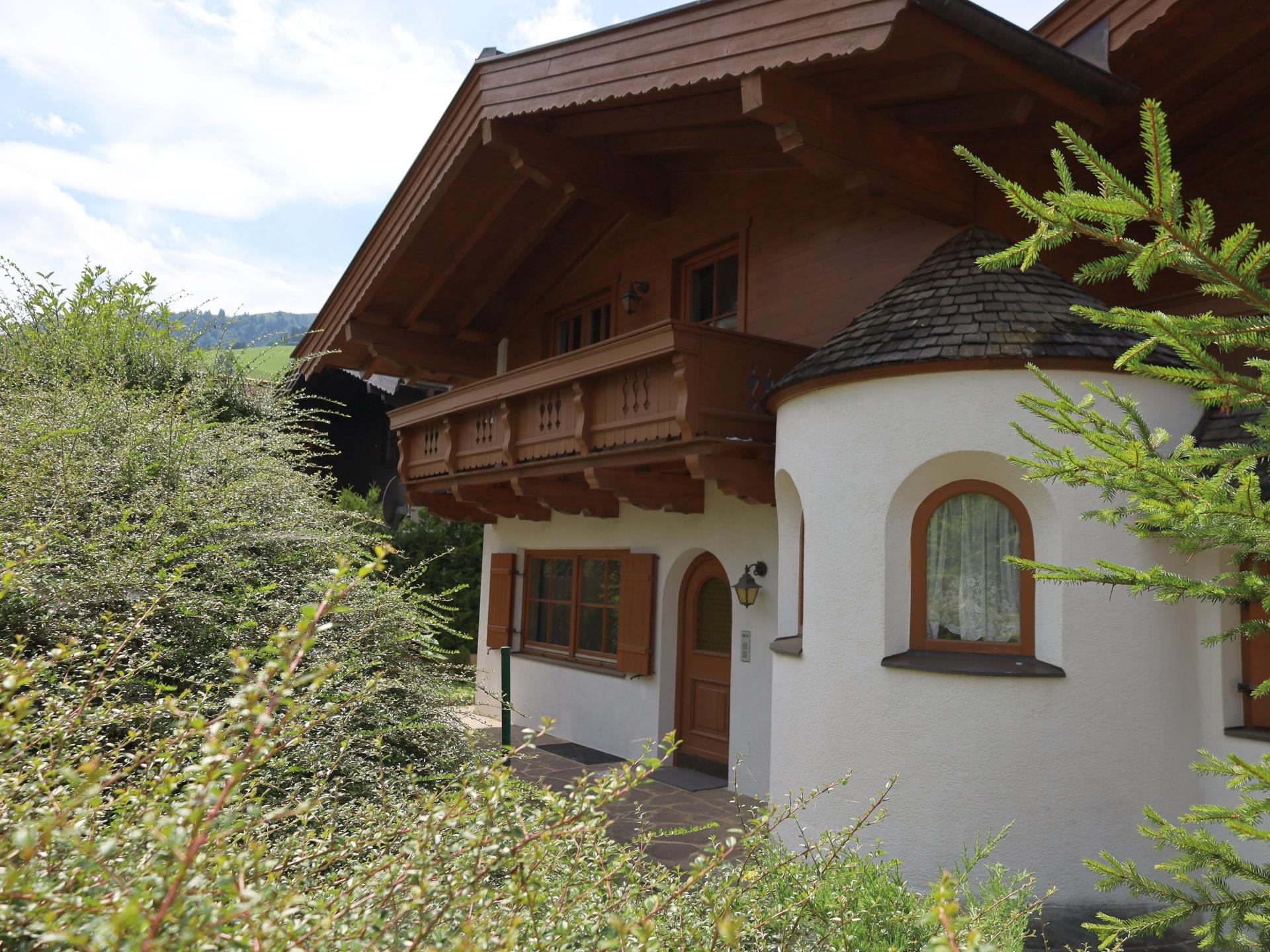 Twee verbonden Tiroolse chalets voor 12 personen bij de piste in Kirchberg - foto 2