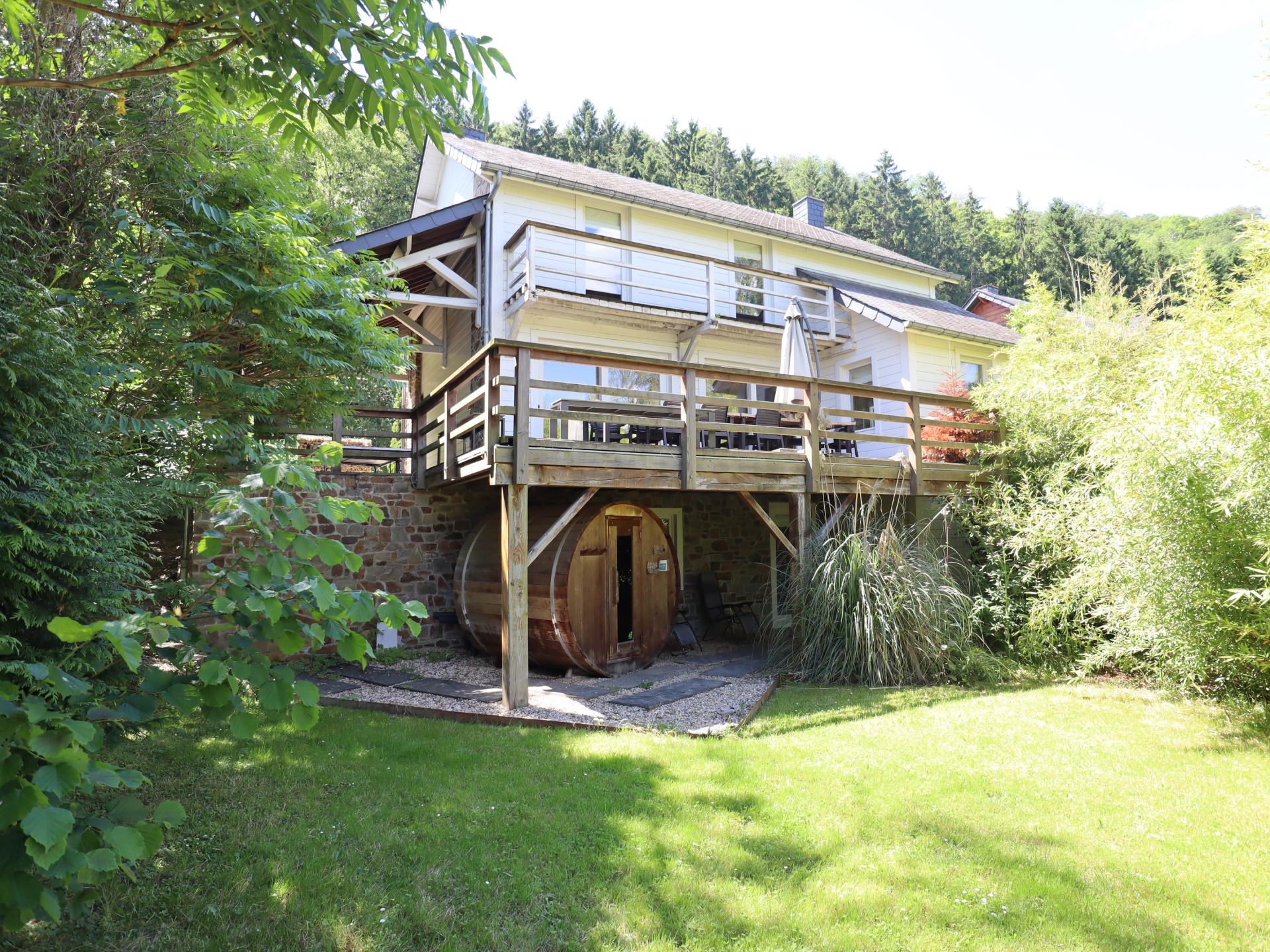 Vrijstaand 12-persoons vakantiehuis met sauna in Rendeux - foto 1
