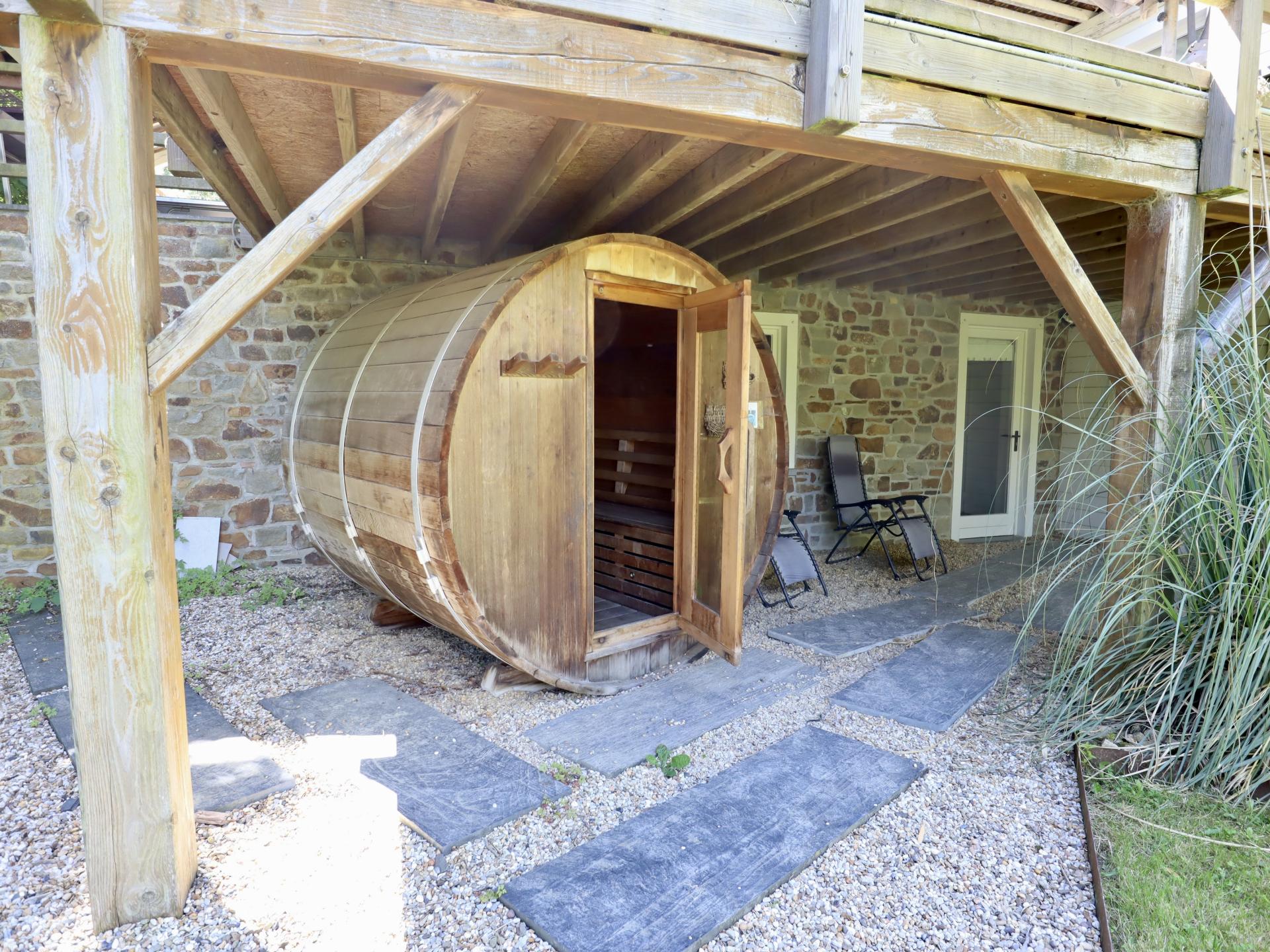 Vrijstaand 12-persoons vakantiehuis met sauna in Rendeux - foto 3