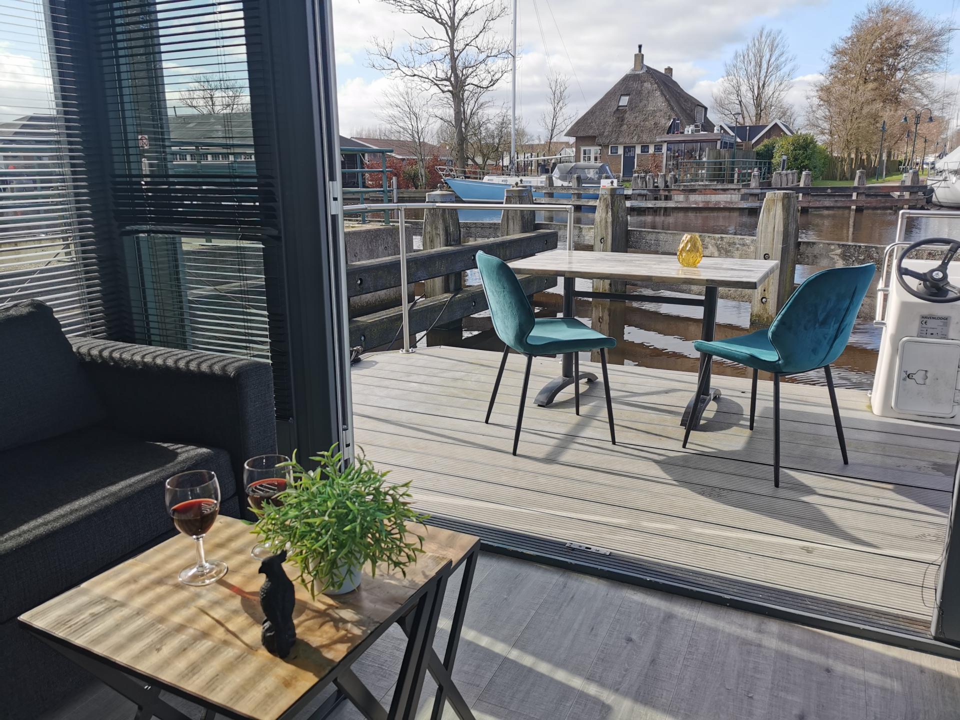 Luxe houseboat in sfeervolle jachthaven van Heeg, Friesland - foto 15