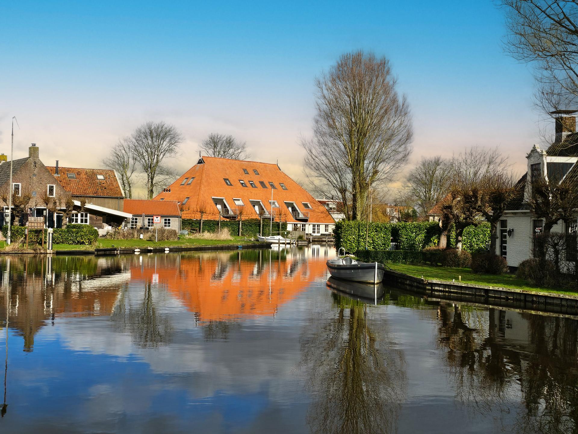 Luxe houseboat in sfeervolle jachthaven van Heeg, Friesland - foto 32