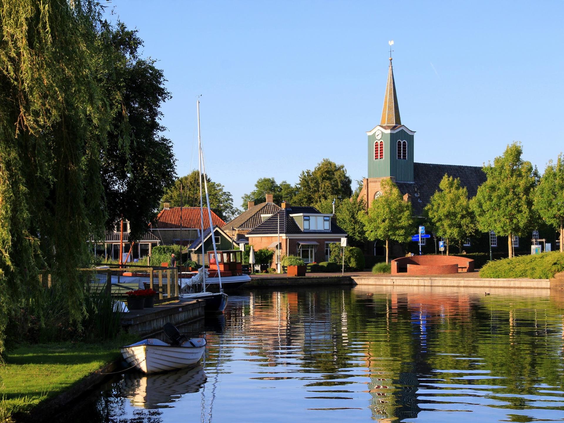 Luxe houseboat in sfeervolle jachthaven van Heeg, Friesland - foto 19