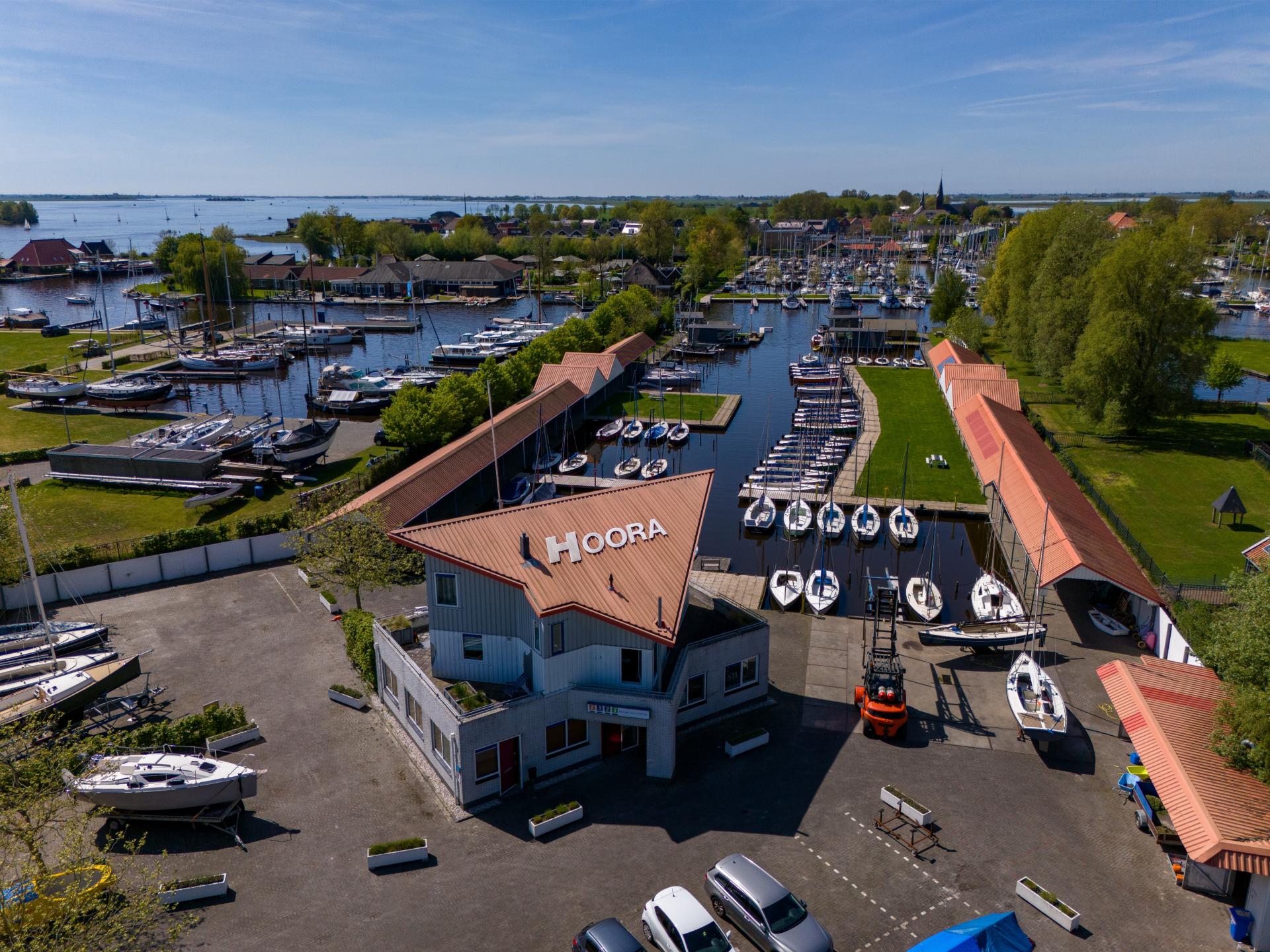 Luxe houseboat in sfeervolle jachthaven van Heeg, Friesland - foto 26