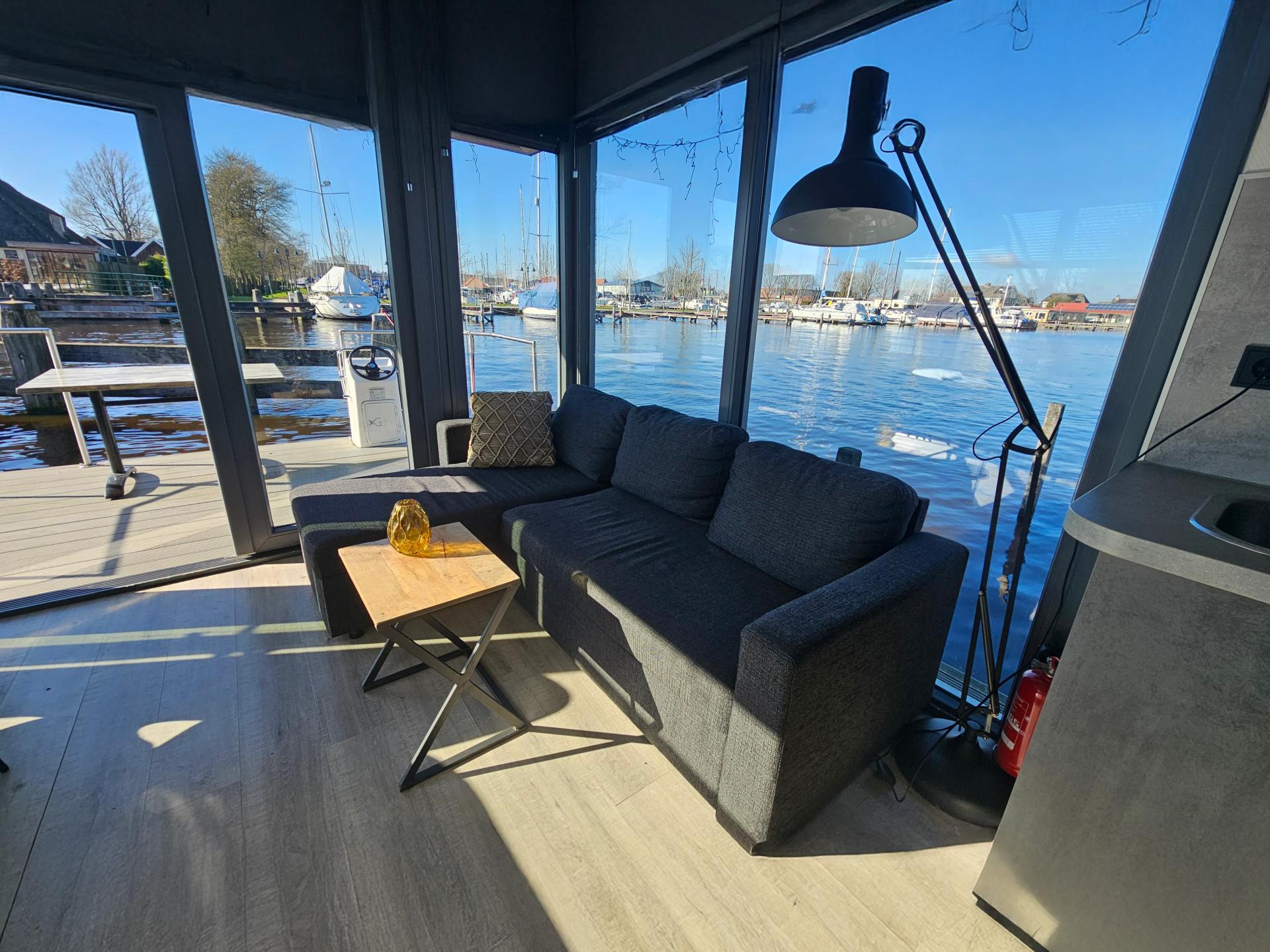 Luxe houseboat in sfeervolle jachthaven van Heeg, Friesland - foto 3