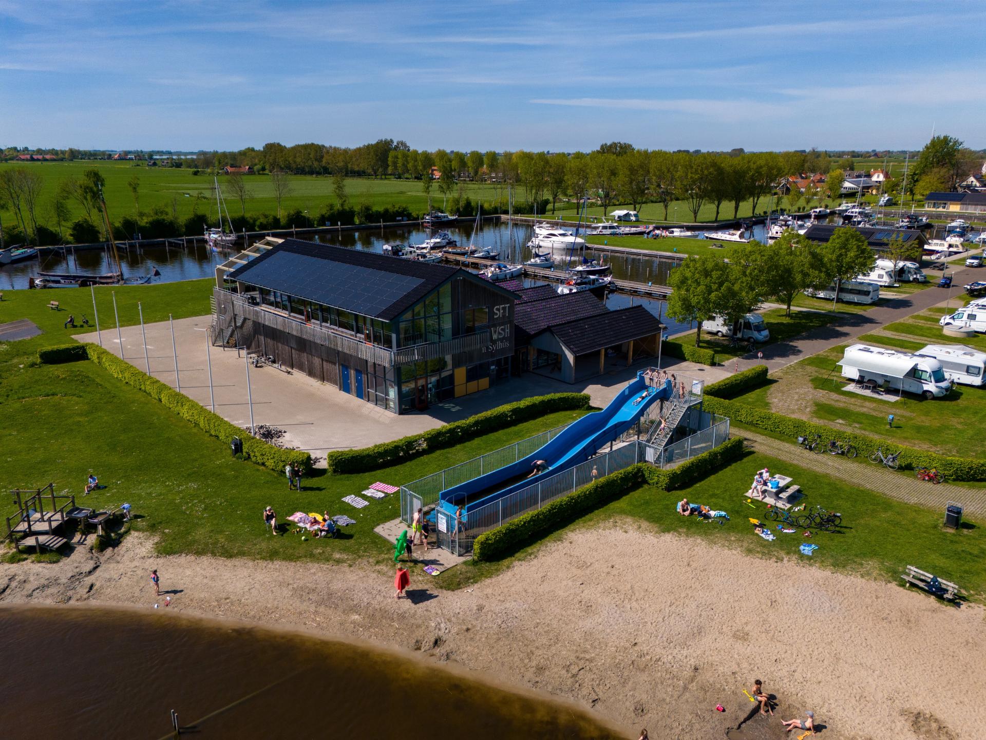 Safaritent aan de jachthaven van Heeg: slapen tussen water en bos - foto 21