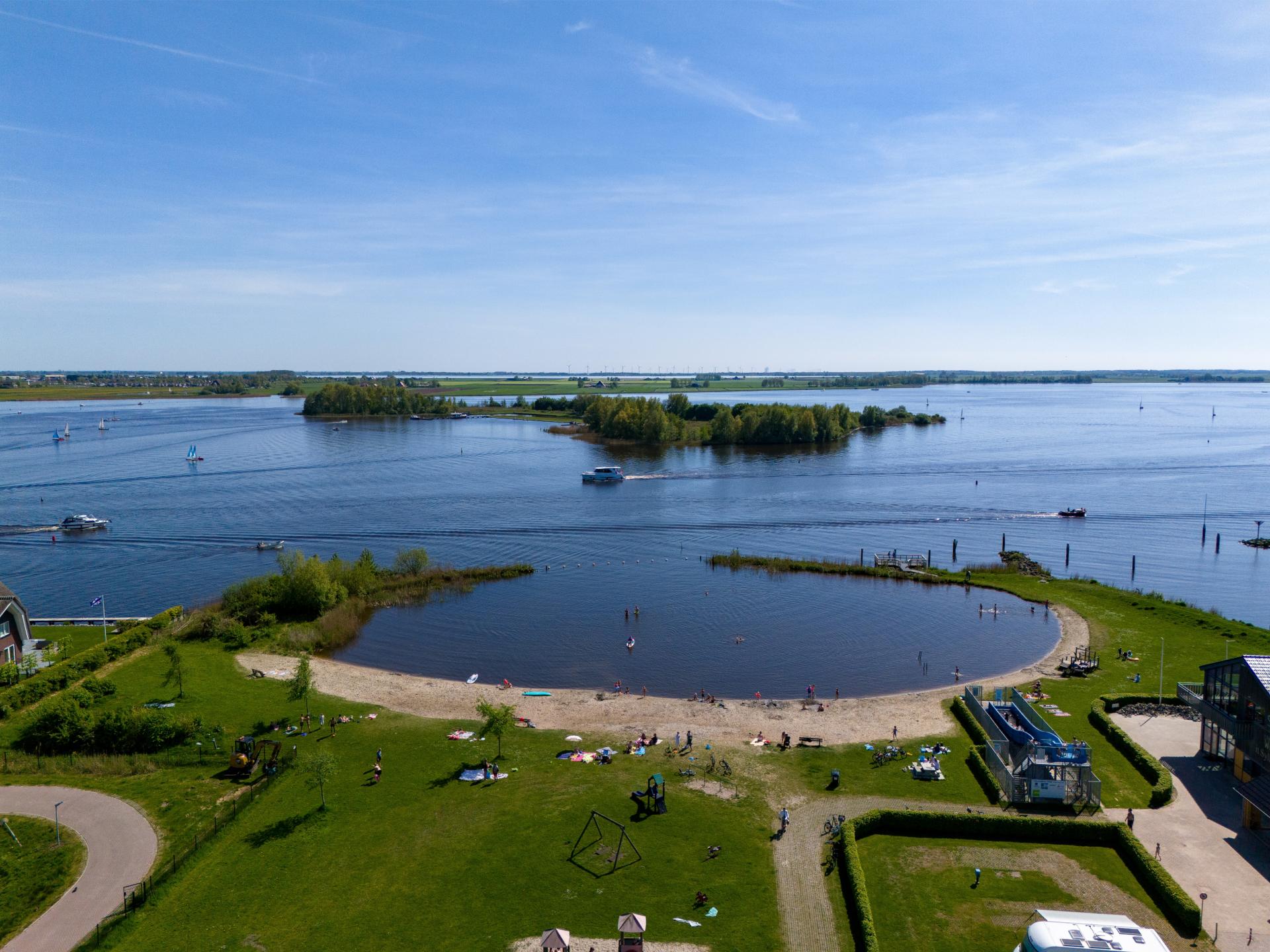 Safaritent aan de jachthaven van Heeg: slapen tussen water en bos - foto 20