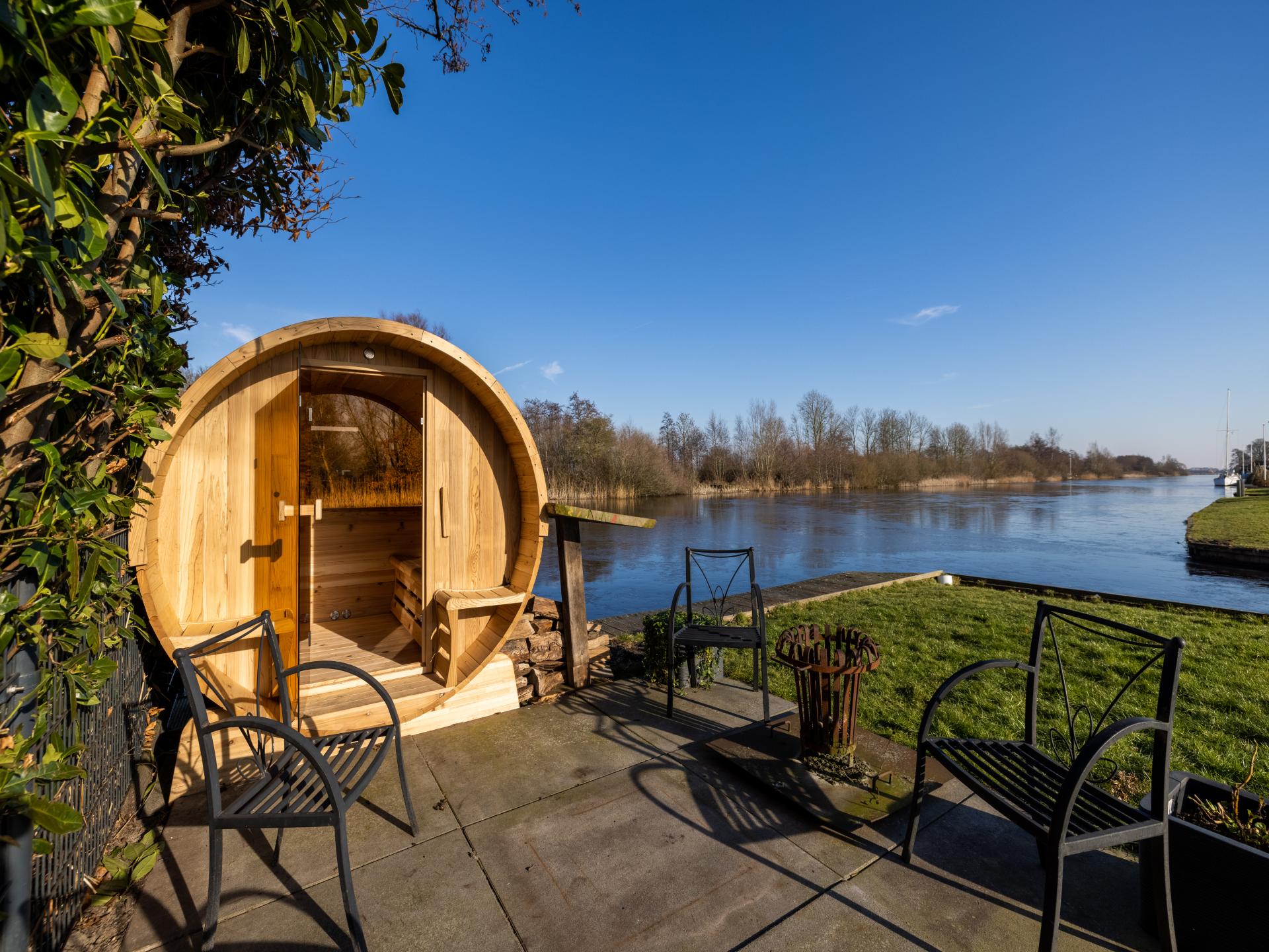Wellness vakantiehuis aan het water in Boornzwaag voor 8 personen - foto 2