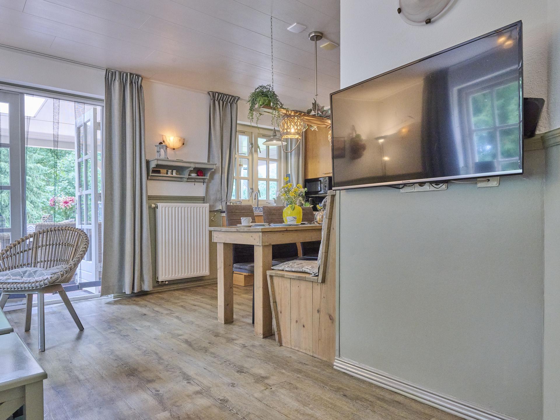 Vrijstaand vakantiehuis met bubbelbad en buitenhaard in Twente - foto 9