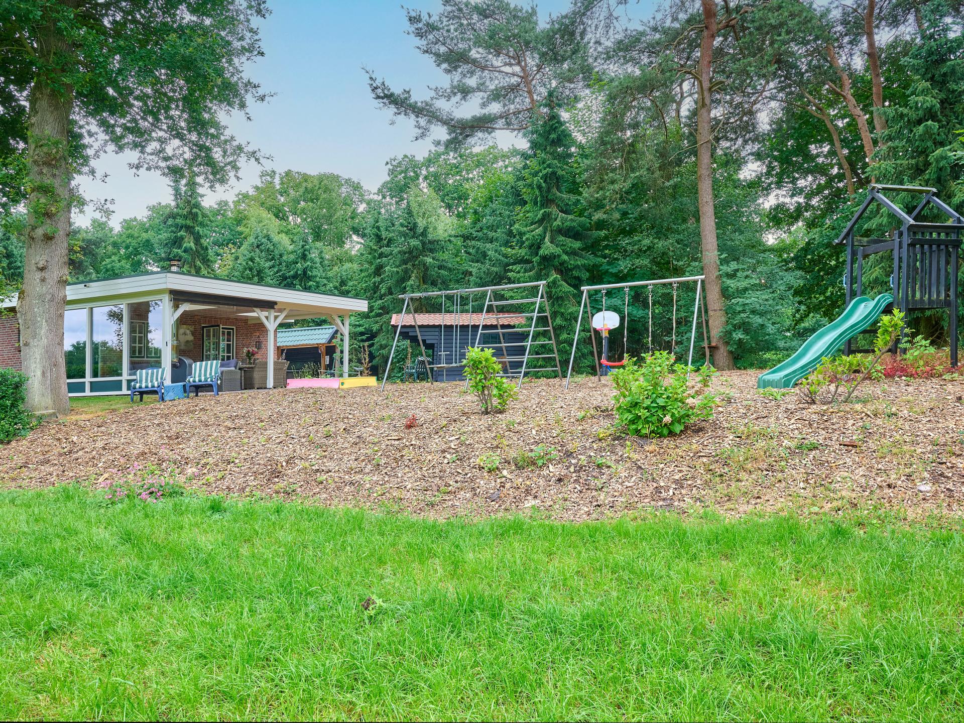 Vrijstaand vakantiehuis met bubbelbad en buitenhaard in Twente - foto 38
