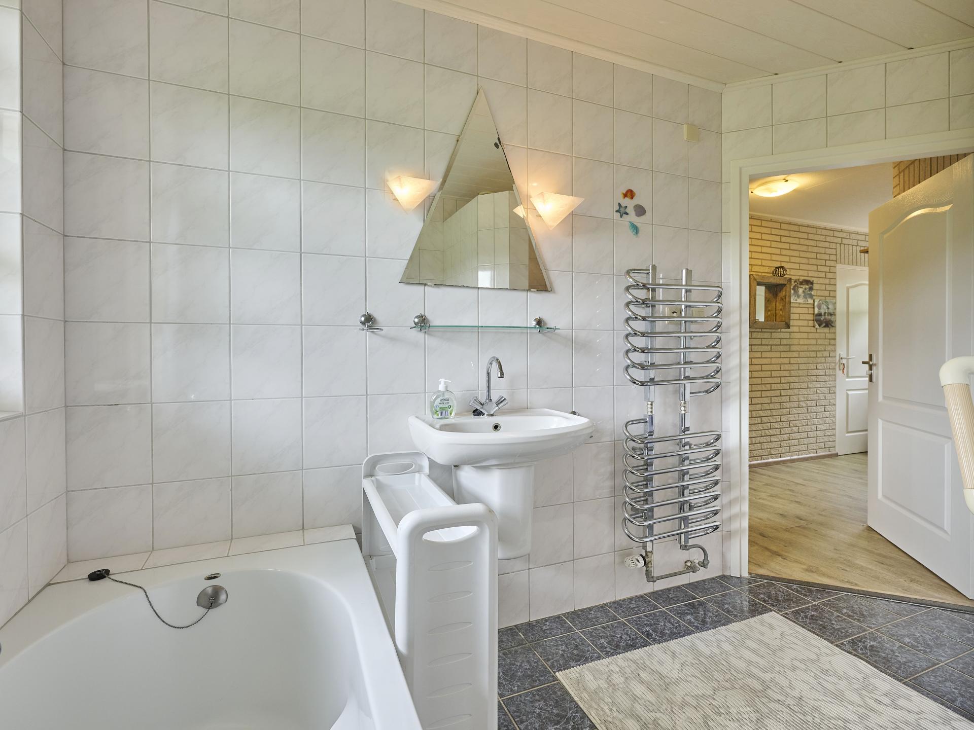 Vrijstaand vakantiehuis met bubbelbad en buitenhaard in Twente - foto 19