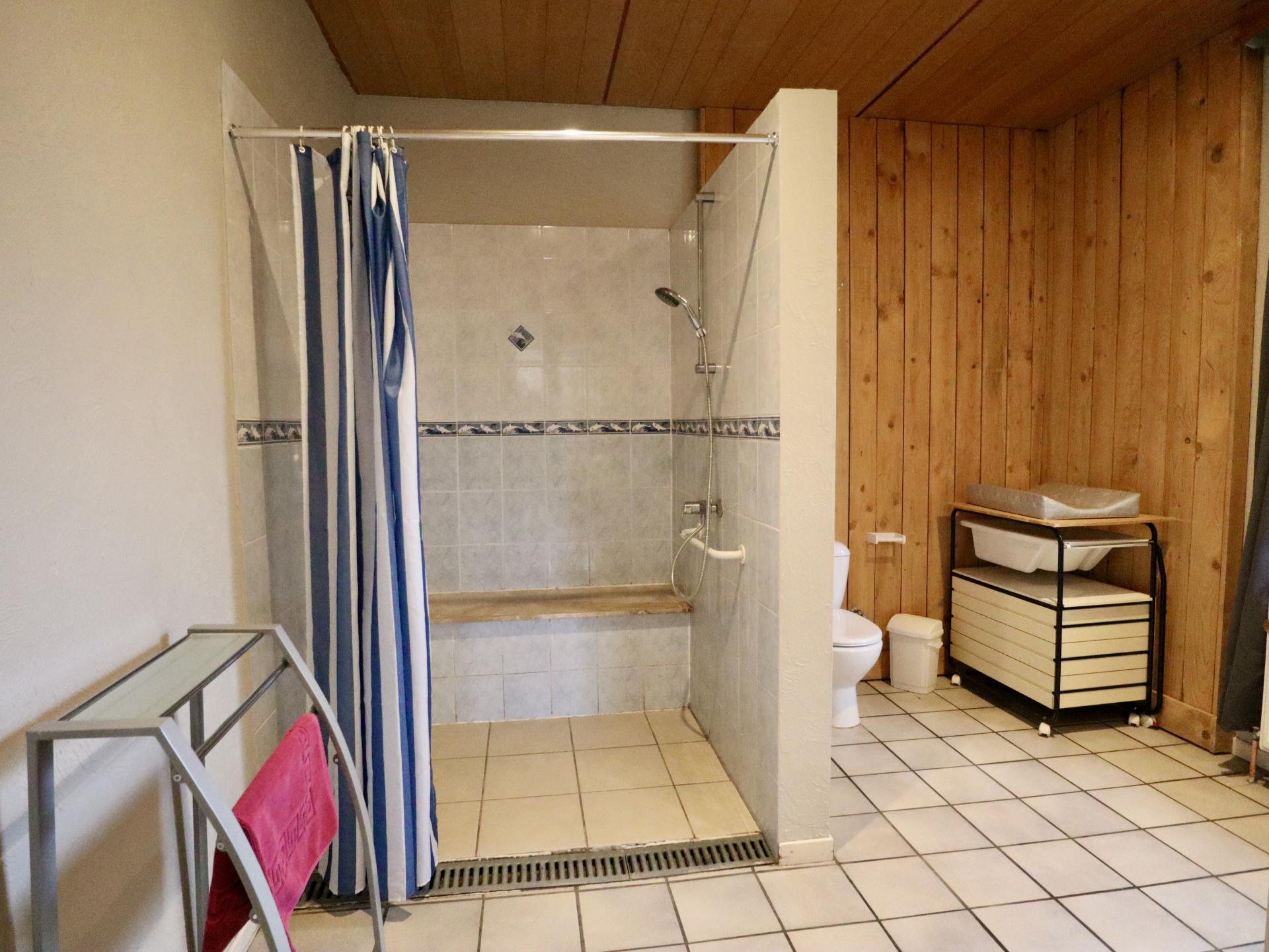 Ruim vakantiehuis in Sourbrodt voor 15 personen met zwembad en sauna - foto 31