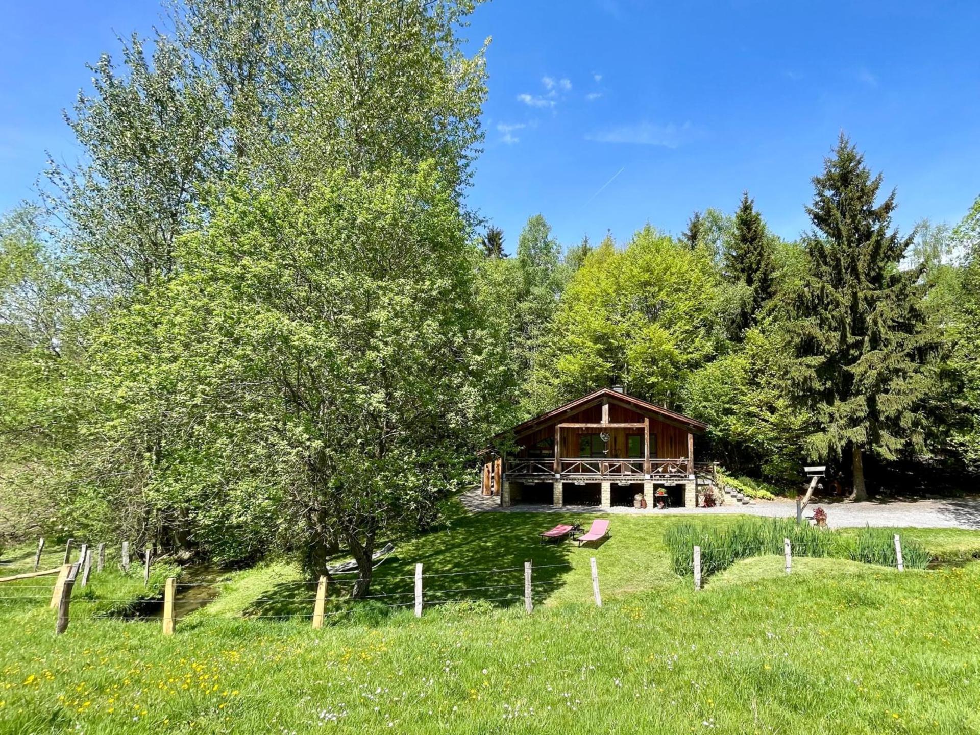 Intiem chalet aan de rivier met bubbelbad en stoomdouche in de Ardennen - foto 40