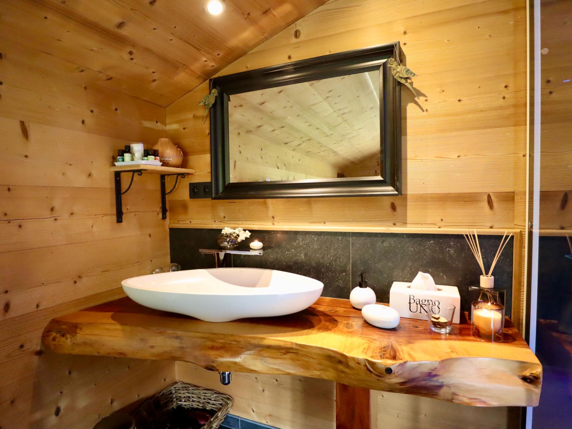 Intiem chalet aan de rivier met bubbelbad en stoomdouche in de Ardennen - foto 53