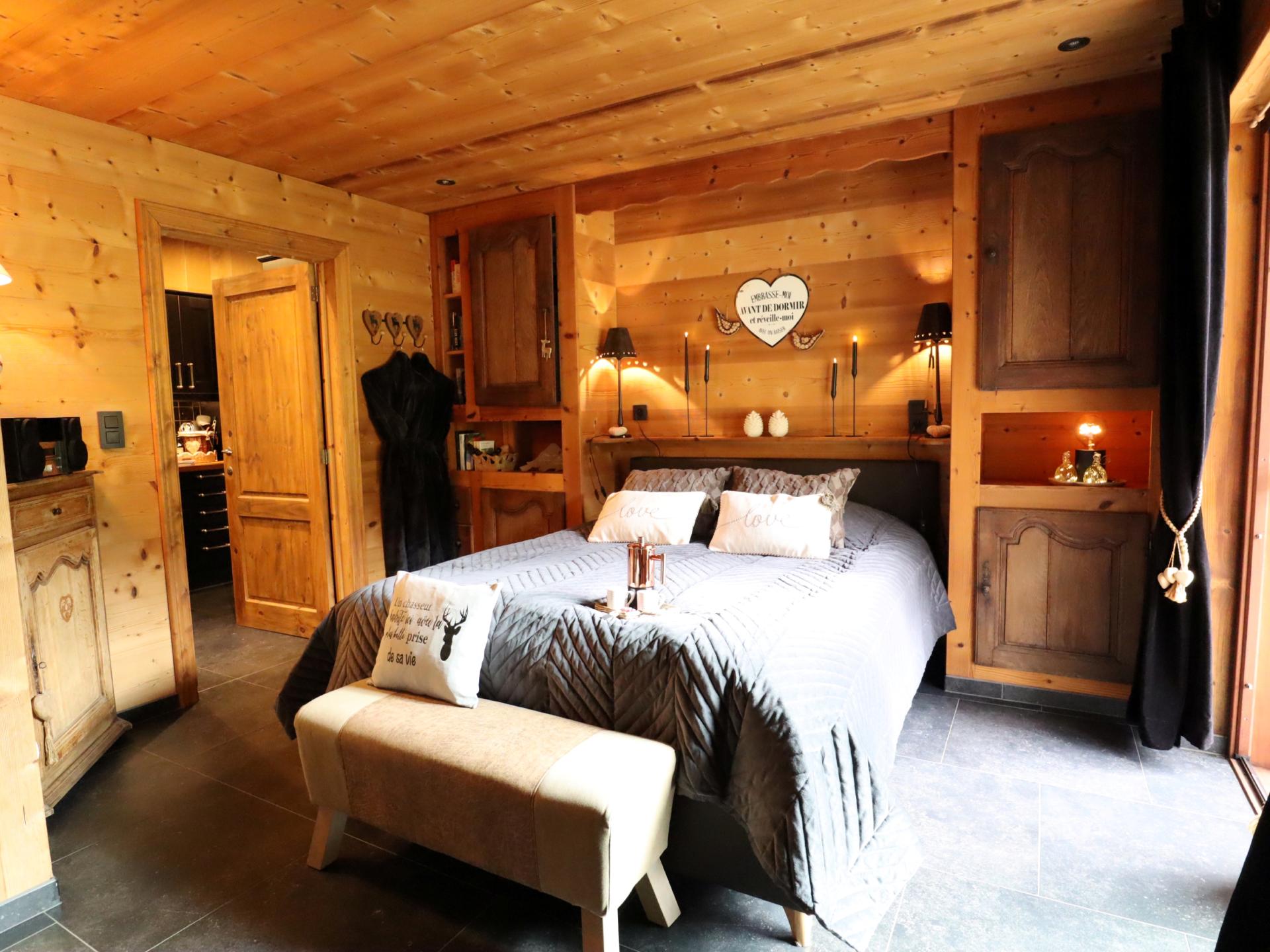 Intiem chalet aan de rivier met bubbelbad en stoomdouche in de Ardennen - foto 10