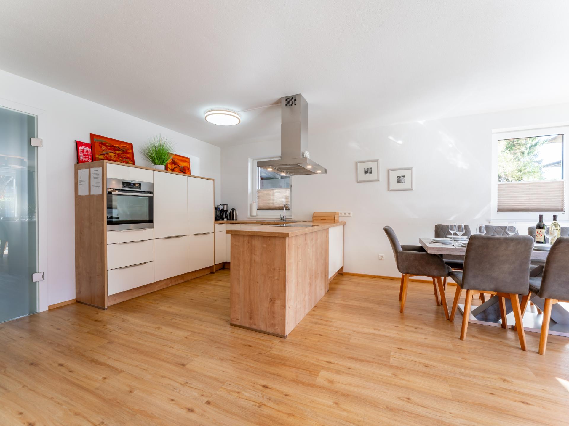 10-persoons vakantiehuis aan de piste in het centrum van Niedernsill - foto 18
