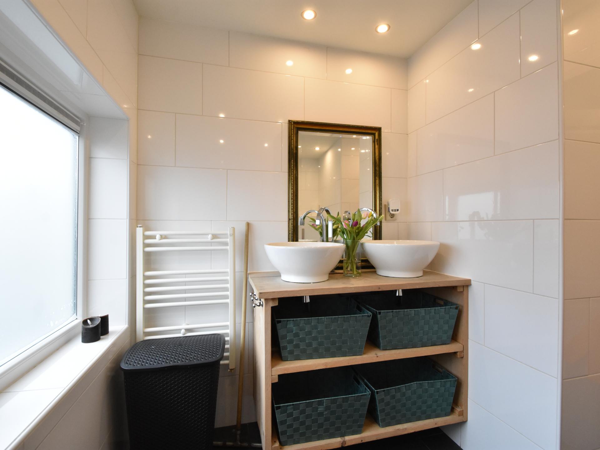 Luxe woonboot in hartje Den Haag: 160m² drijvend genot - foto 14