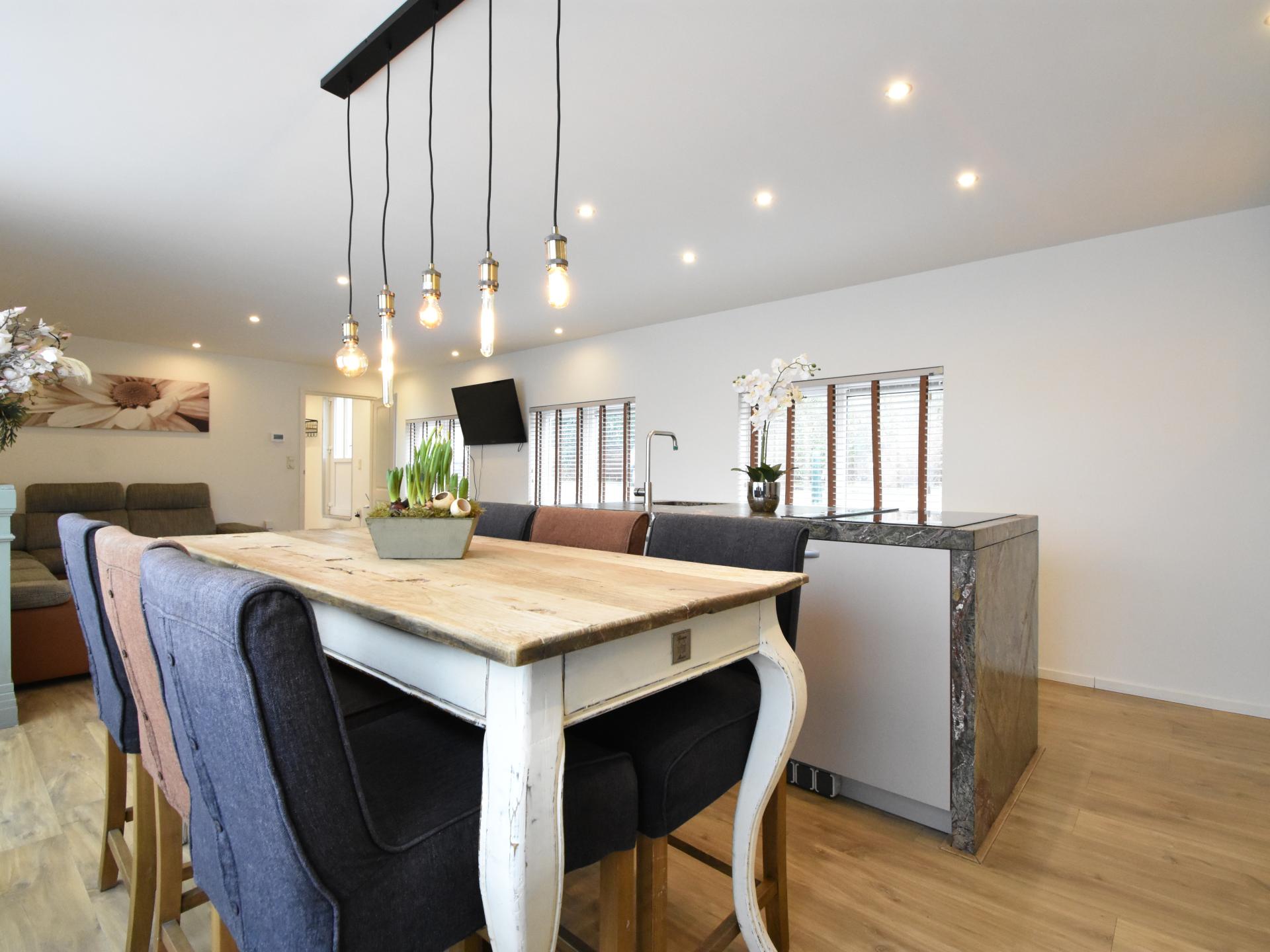 Luxe woonboot in hartje Den Haag: 160m² drijvend genot - foto 11