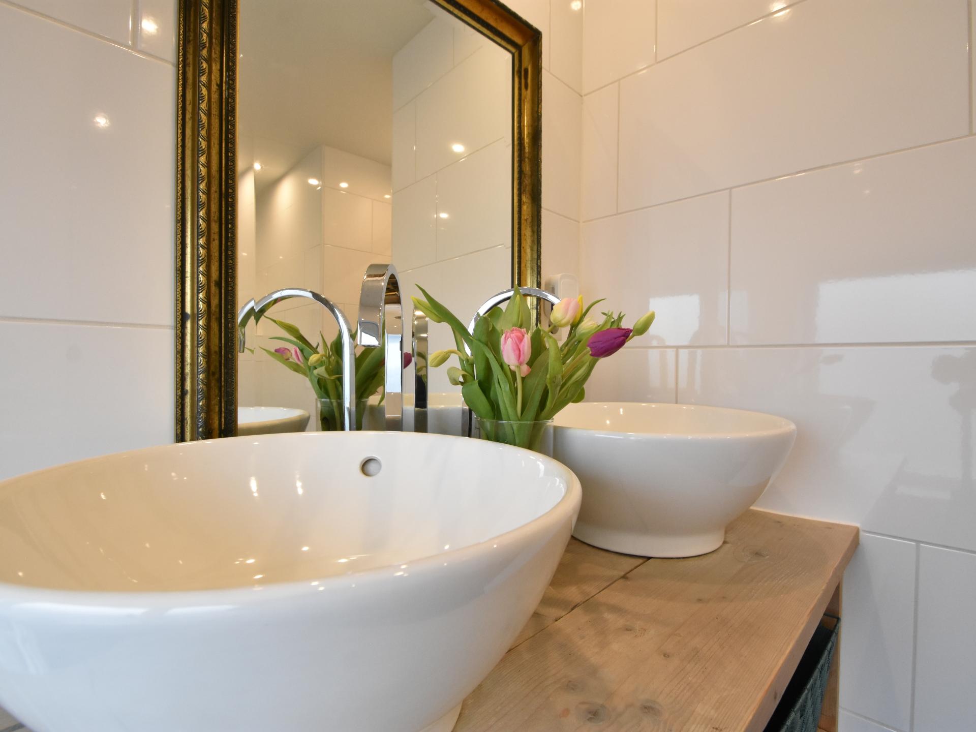 Luxe woonboot in hartje Den Haag: 160m² drijvend genot - foto 13