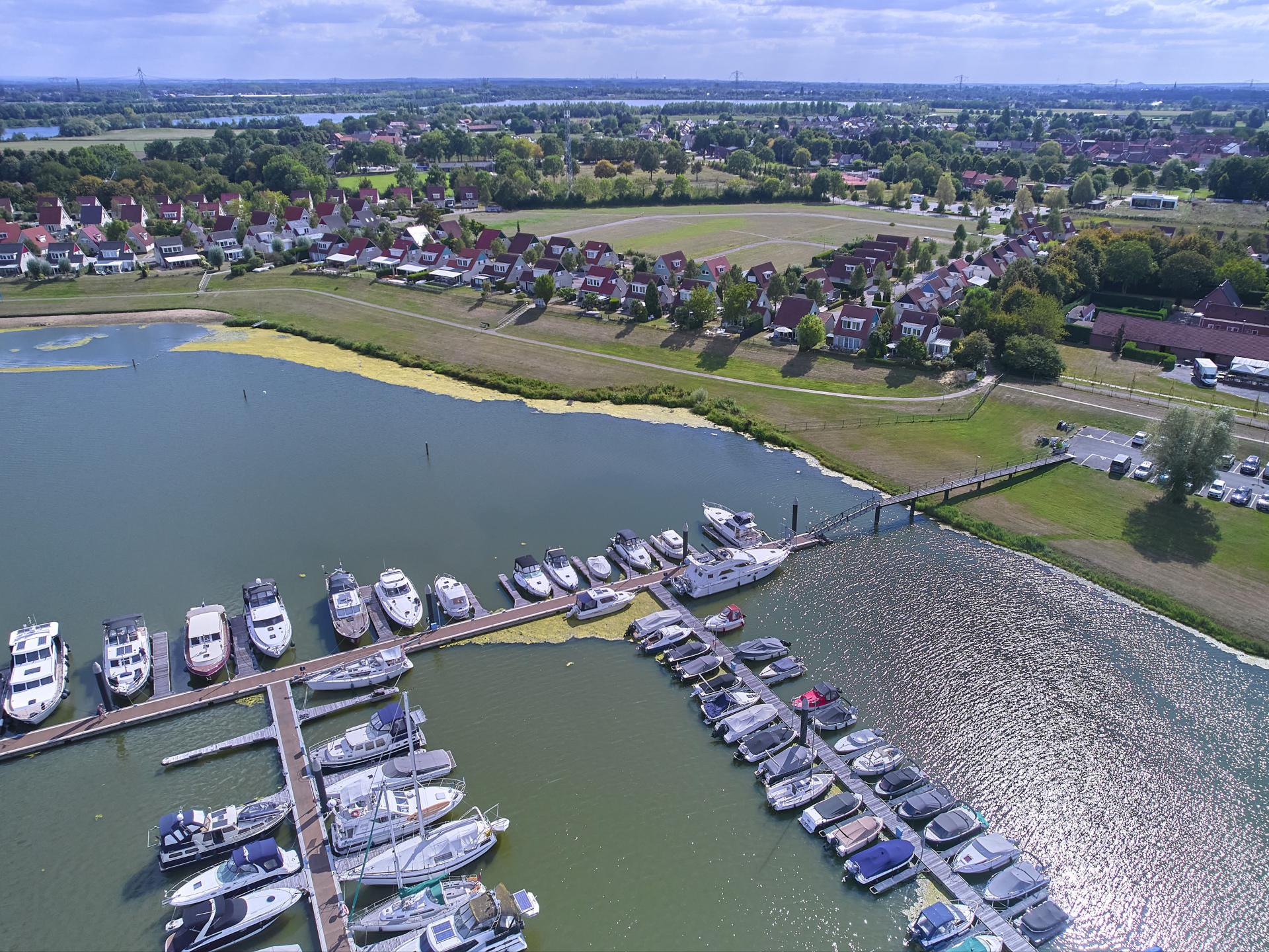 Vrijstaand vakantiehuis aan het water met grote tuin in Stevensweert - foto 36