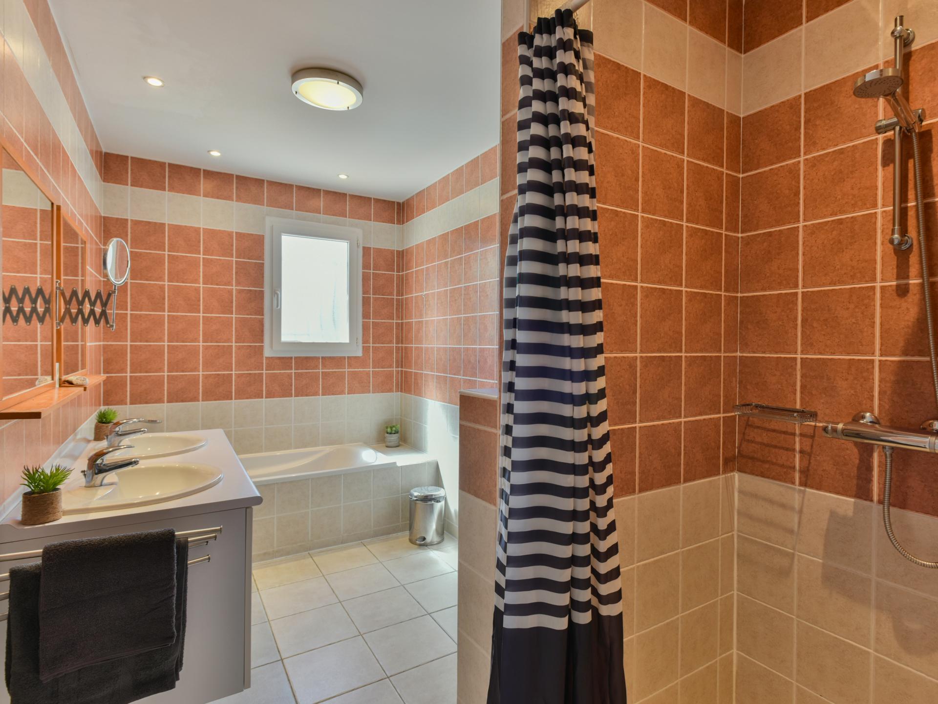 Vrijstaande luxe villa in centrum Caunes-Minervois met zwembad - foto 14