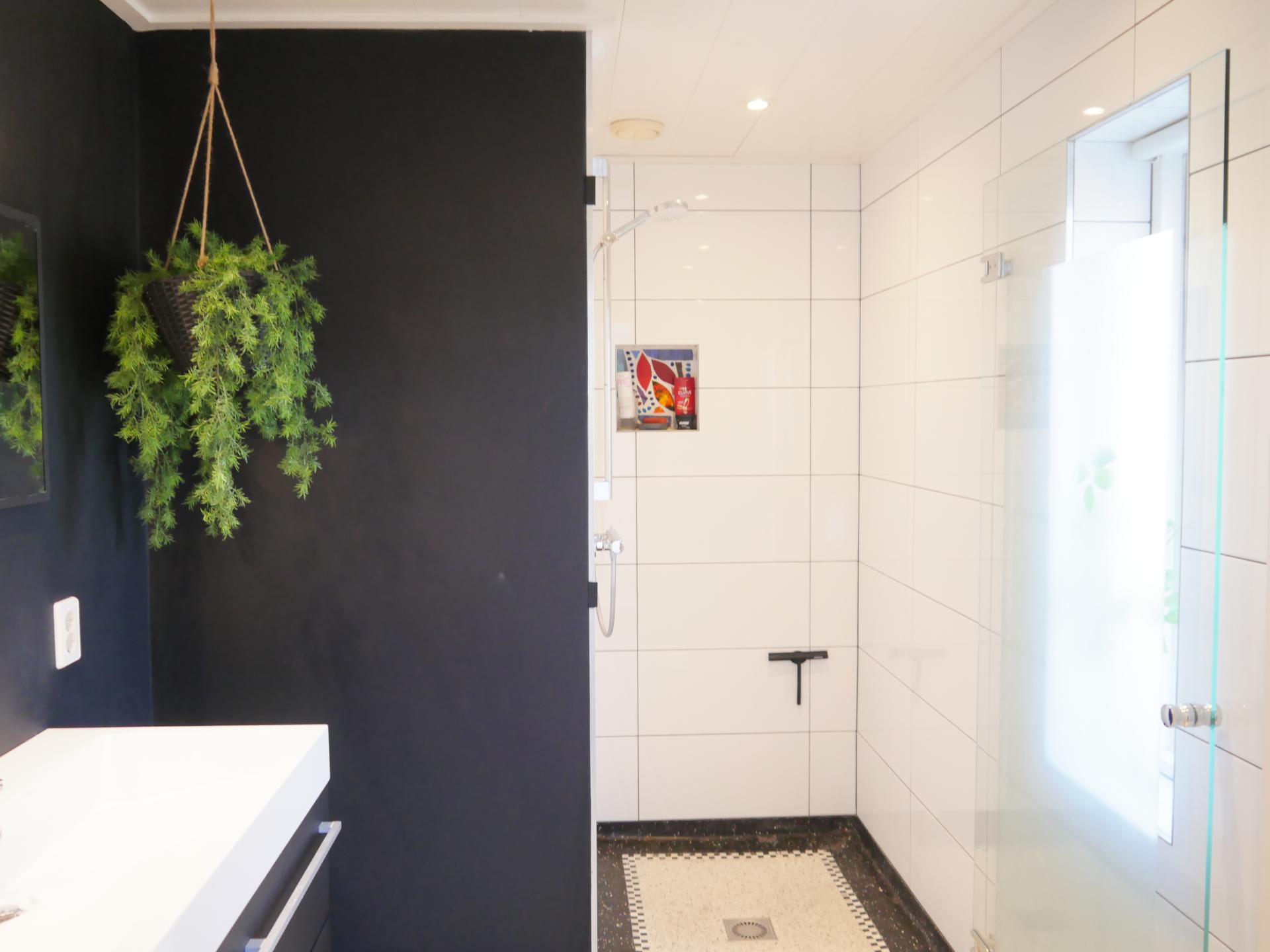 Sfeervol vakantiehuis in hartje Tuitjenhorn, 240m van het centrum - foto 15