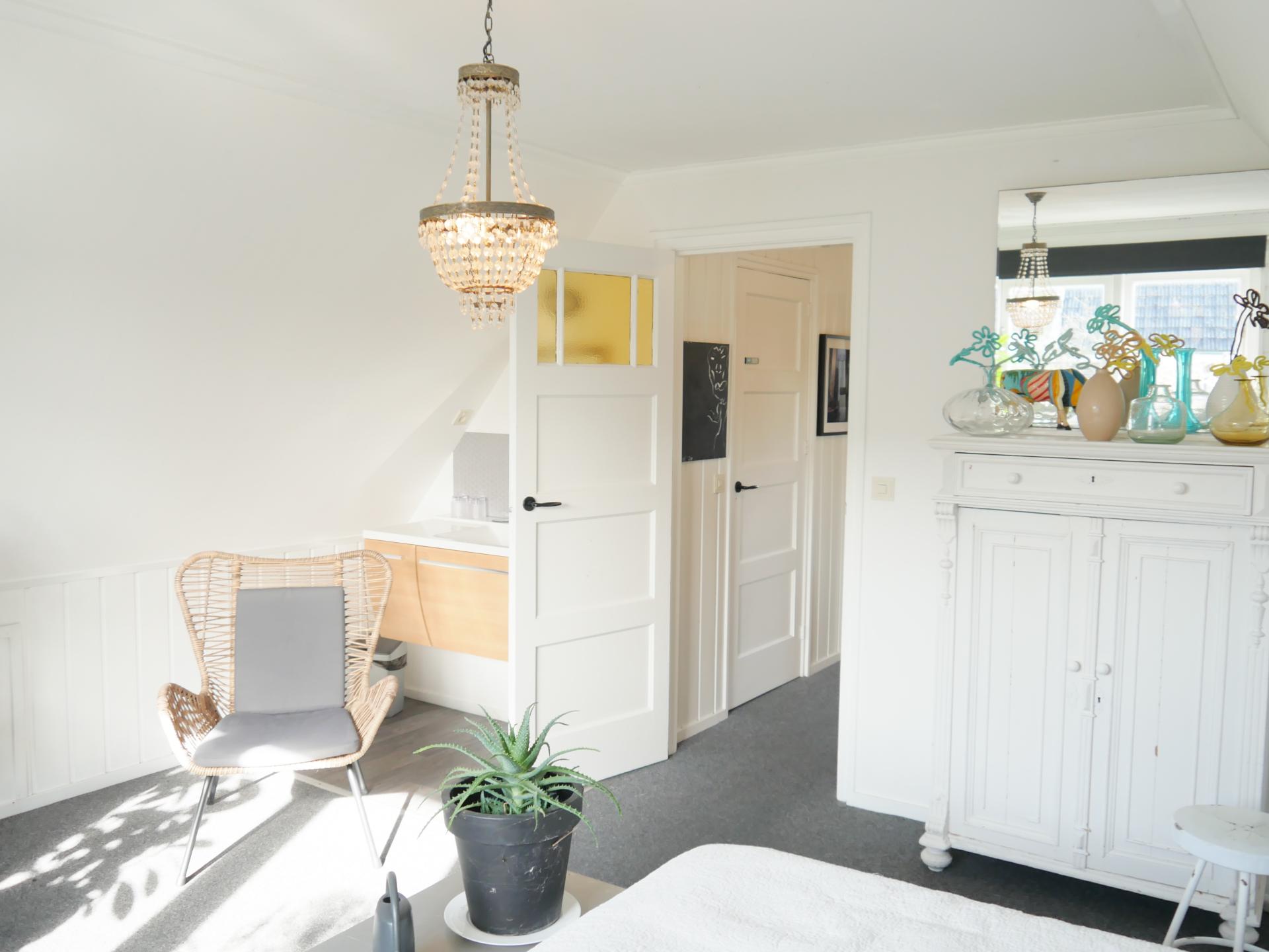 Sfeervol vakantiehuis in hartje Tuitjenhorn, 240m van het centrum - foto 18