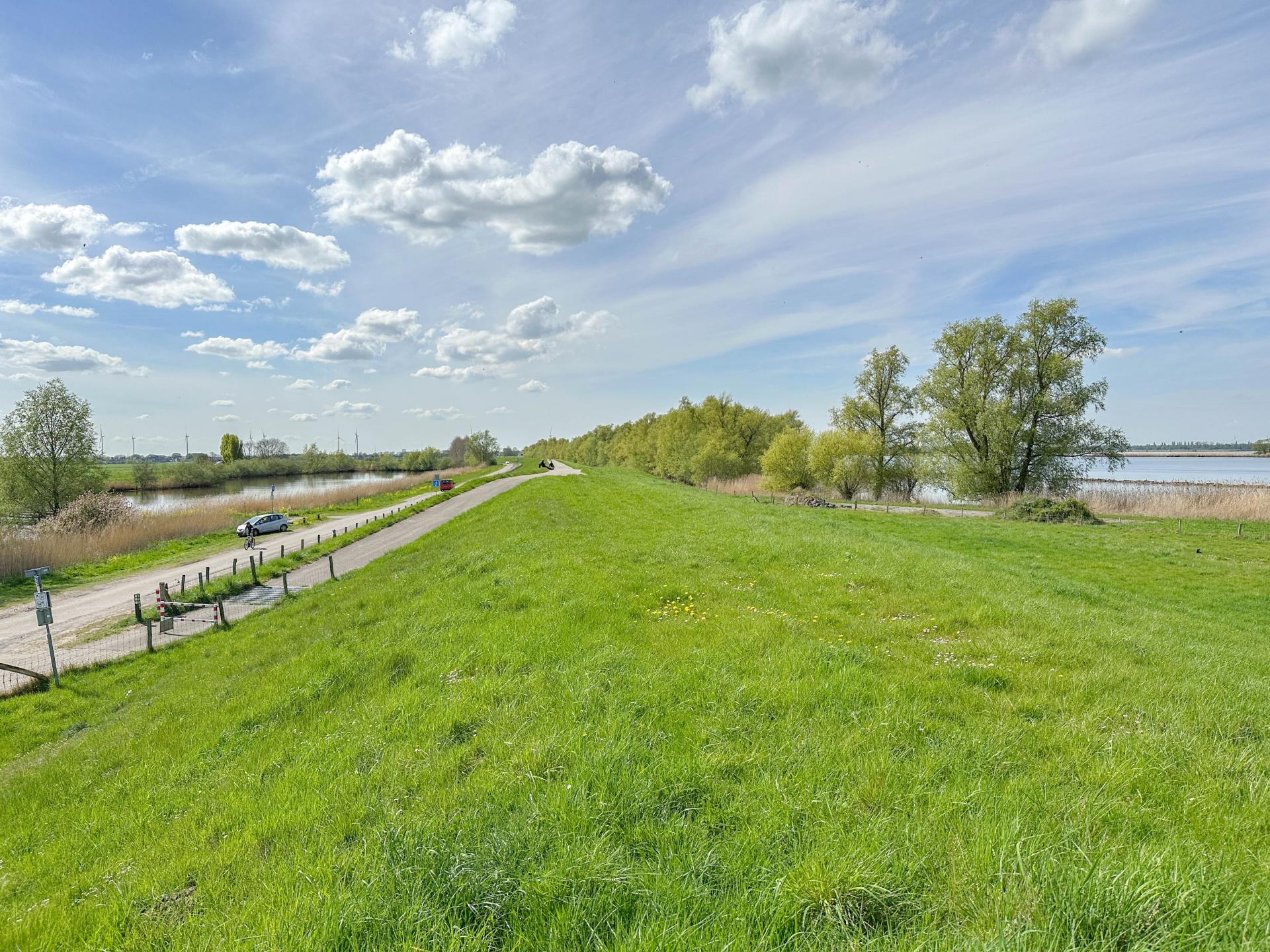 Vrijstaand waterhuis bij de Biesbosch: natuur, rust en avontuur - foto 43