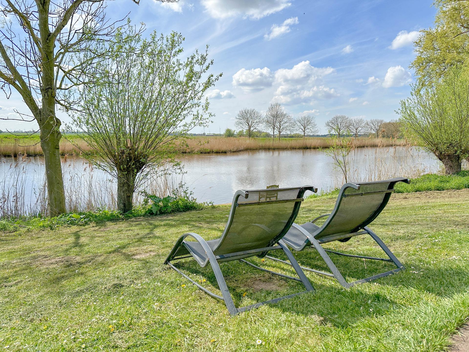 Vrijstaand waterhuis bij de Biesbosch: natuur, rust en avontuur - foto 35