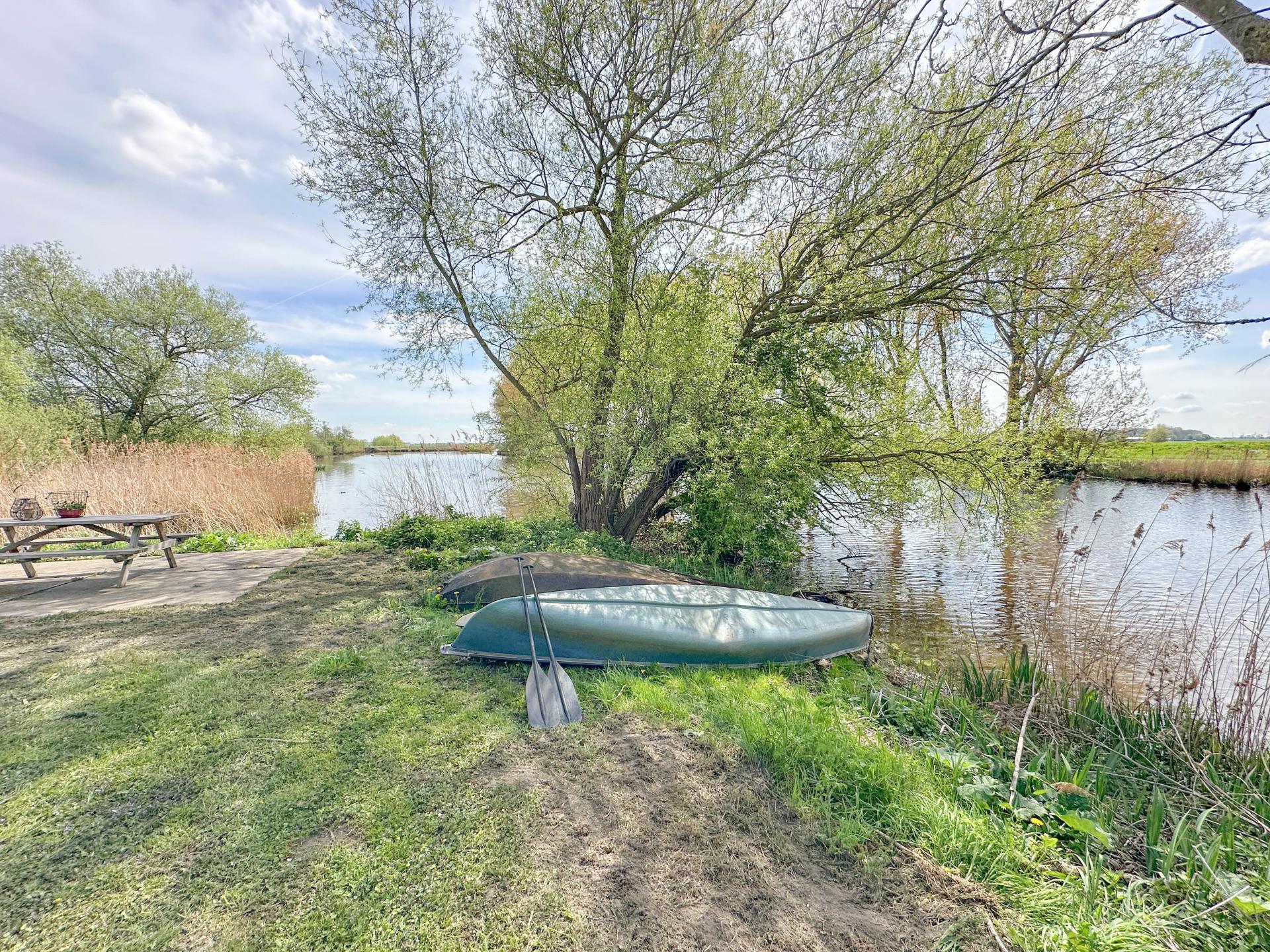 Vrijstaand waterhuis bij de Biesbosch: natuur, rust en avontuur - foto 33