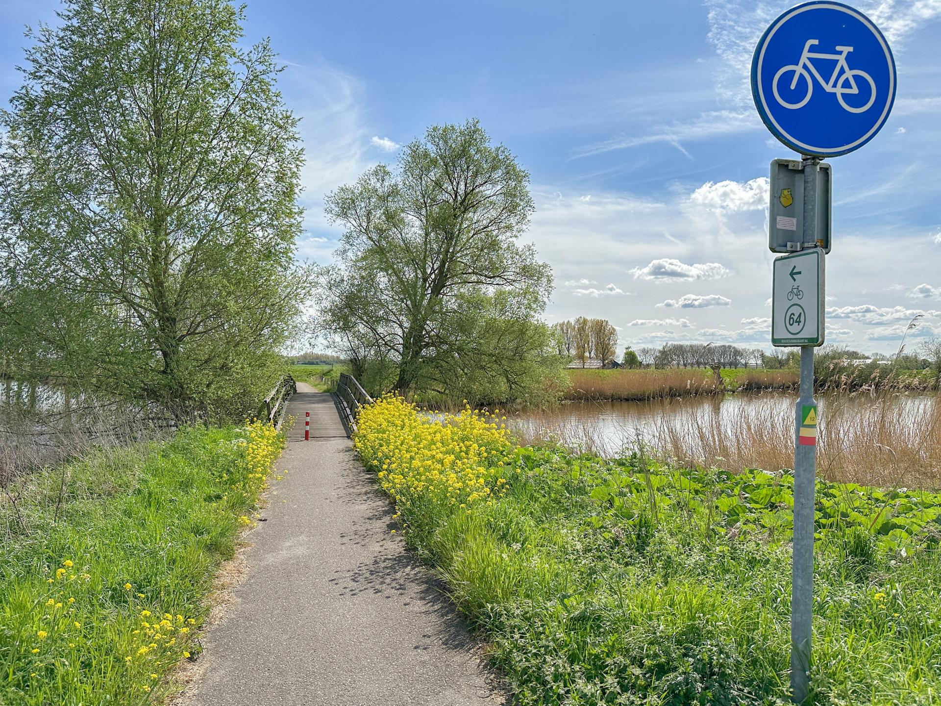 Vrijstaand waterhuis bij de Biesbosch: natuur, rust en avontuur - foto 45