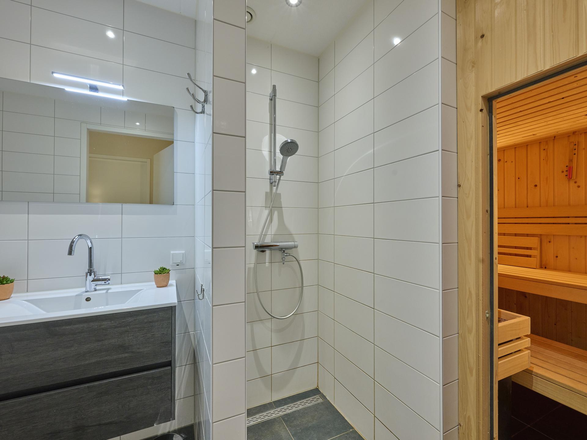 Luxe appartement met sauna en tuin op 500m van het strand in Colijnsplaat - foto 19